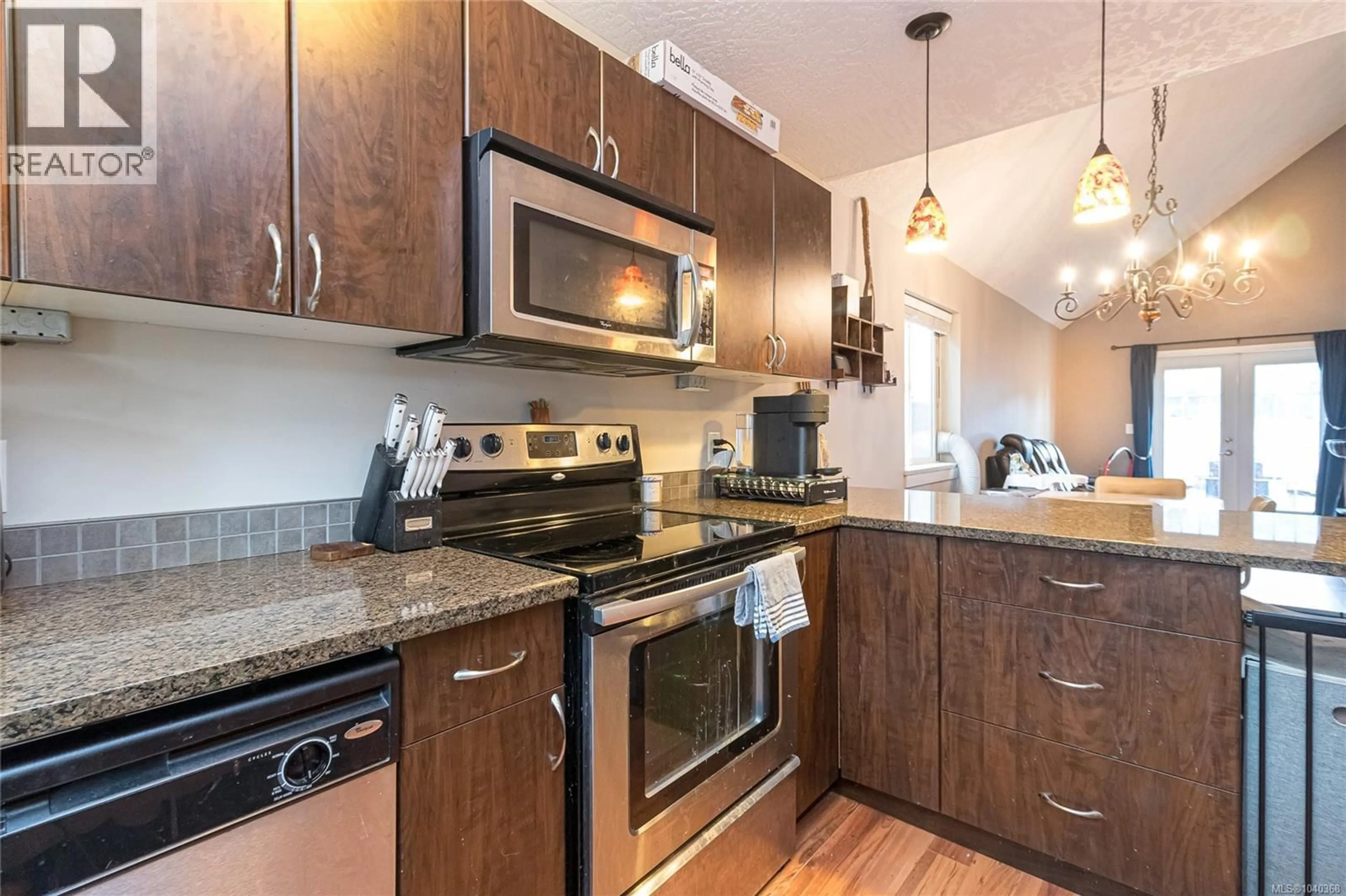 Standard kitchen, wood/laminate floor for 2945 GOLDEN SPIKE PLACE, Langford British Columbia V9B0K6