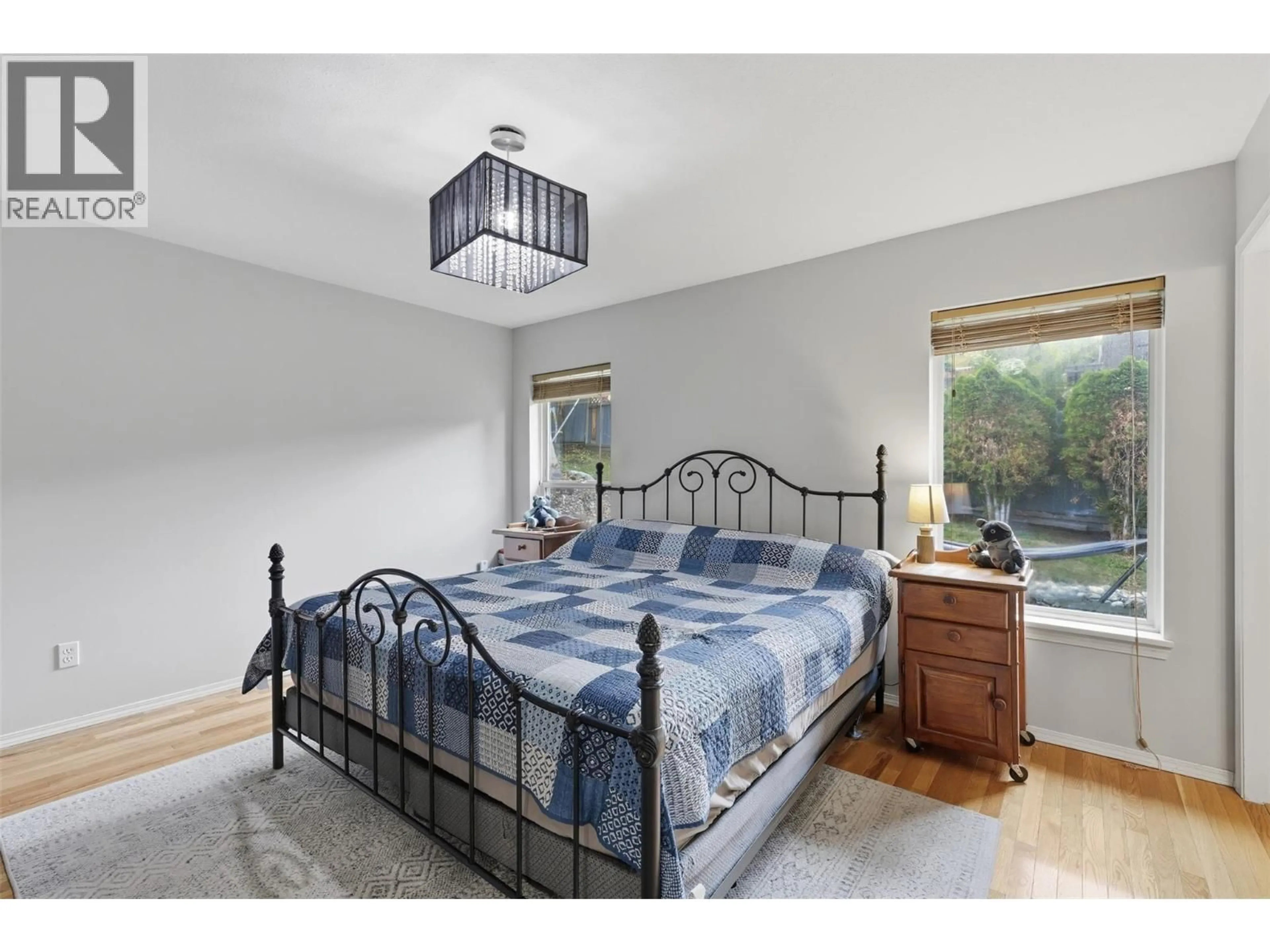 Bedroom with bed, unknown for 2435 DRUMMOND COURT, Kamloops British Columbia V2E1Y1