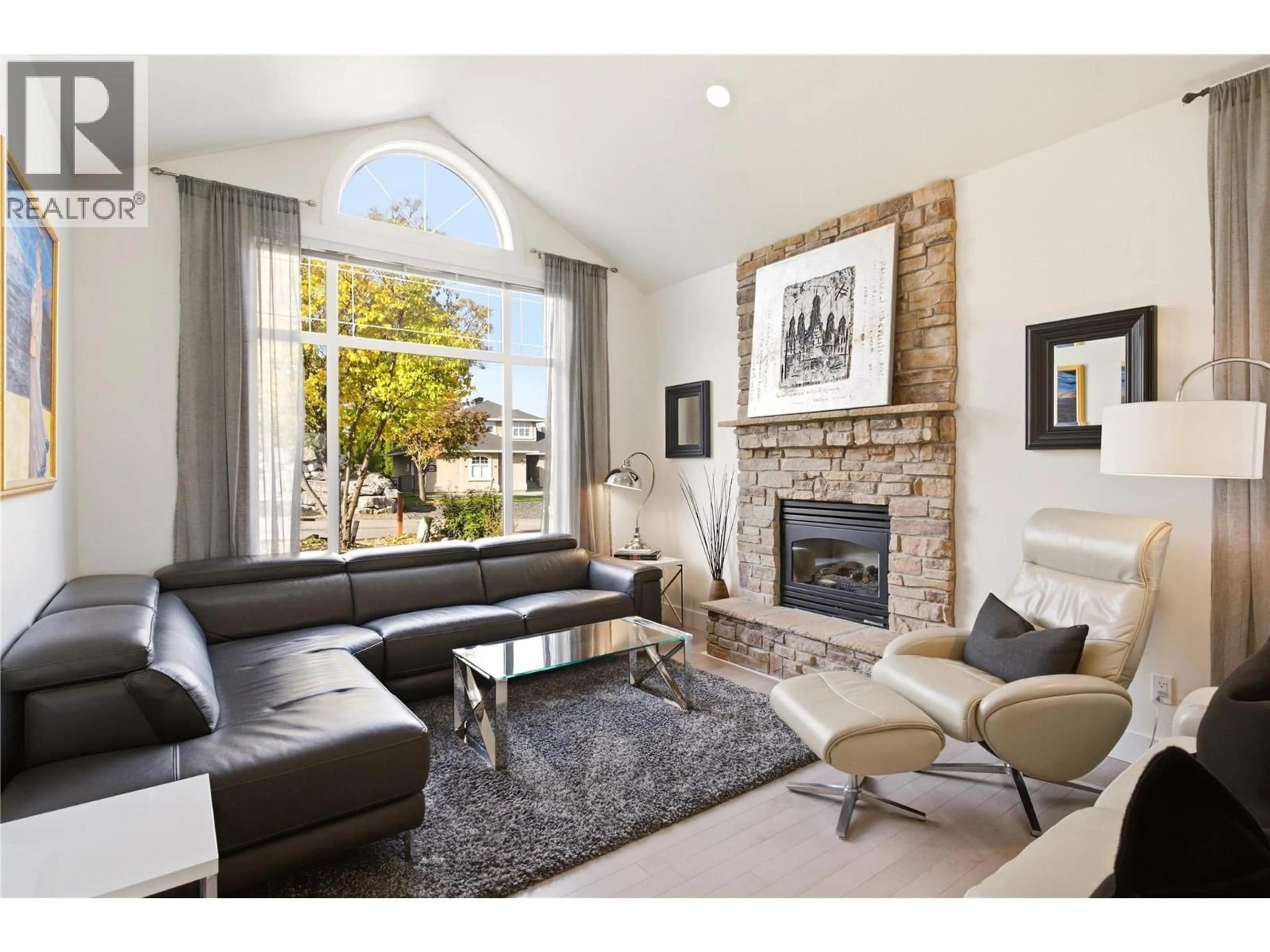 Living room with furniture, unknown for 1030 SKEENA DRIVE, Kelowna British Columbia V1V2K7