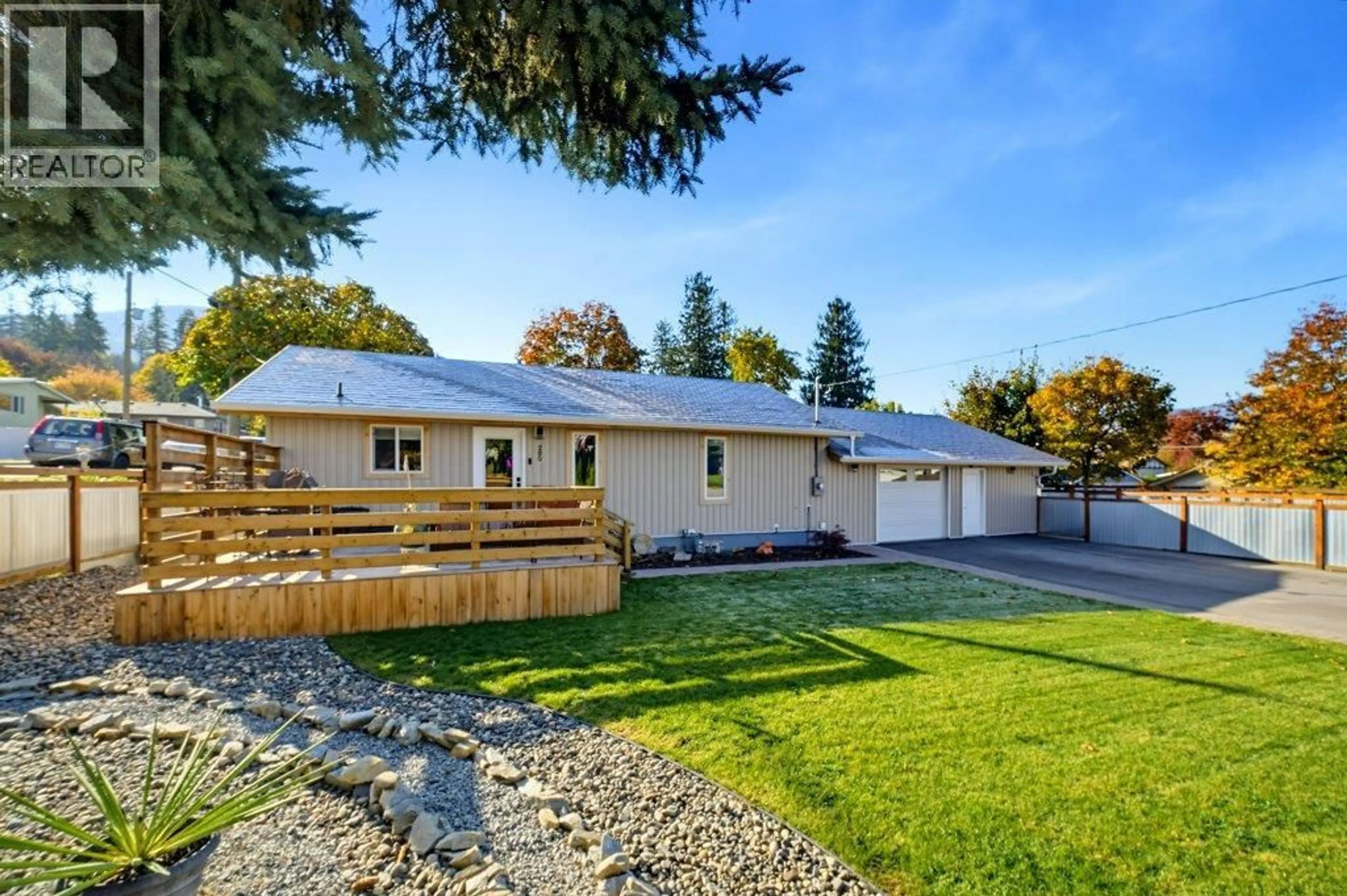 A pic from outside/outdoor area/front of a property/back of a property/a pic from drone, unknown for 280 5 AVENUE SOUTHEAST, Salmon Arm British Columbia V1E4G7