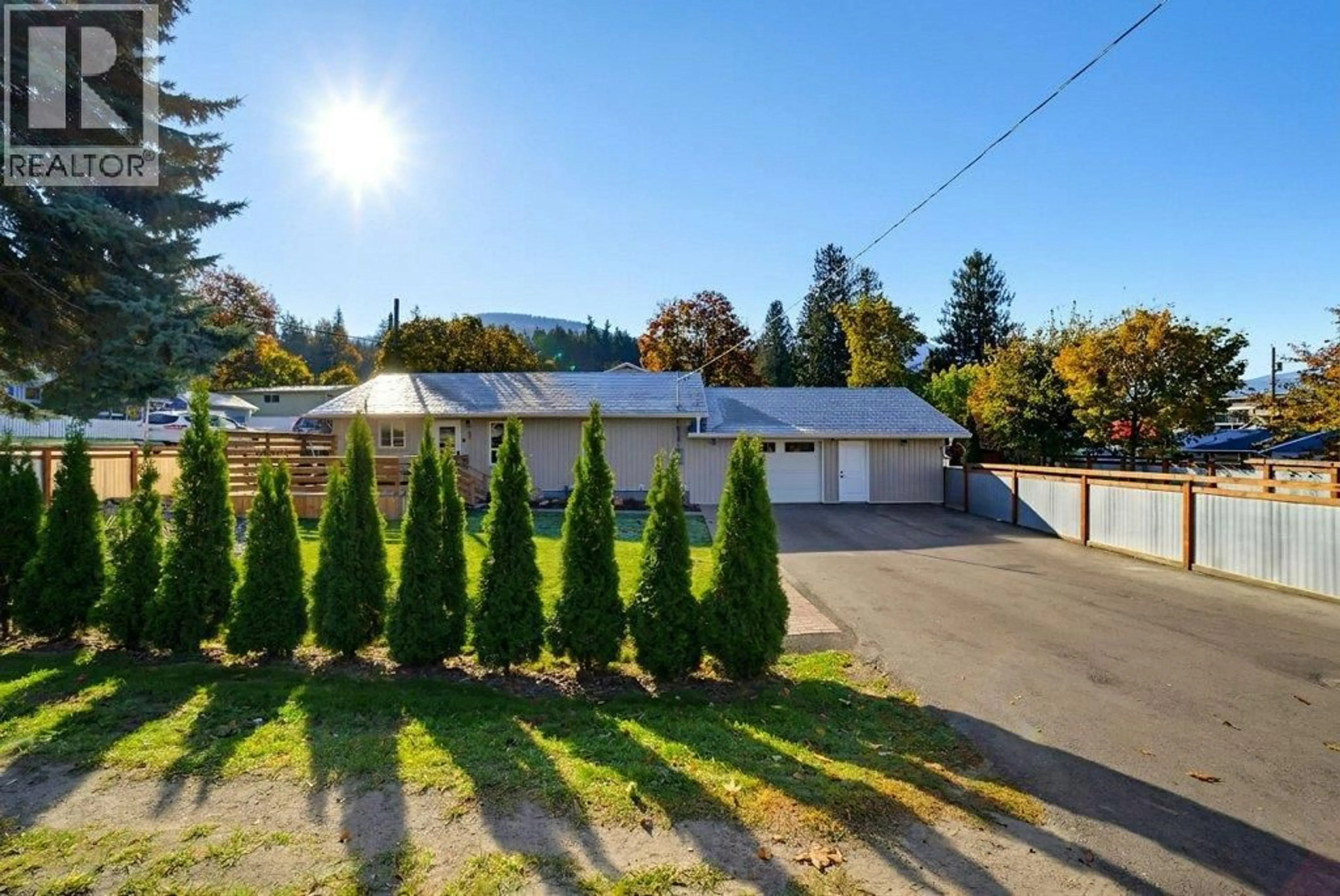 A pic from outside/outdoor area/front of a property/back of a property/a pic from drone, unknown for 280 5 AVENUE SOUTHEAST, Salmon Arm British Columbia V1E4G7