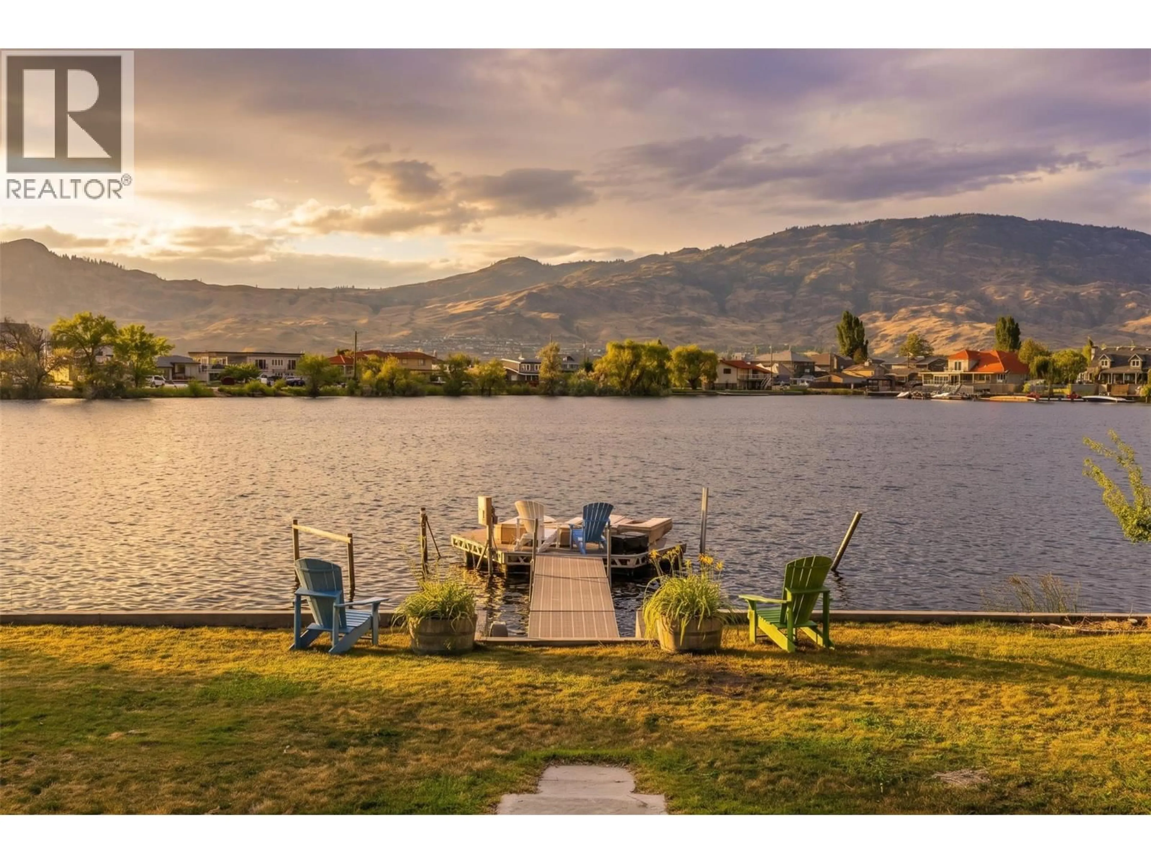 Patio, water/lake/river/ocean view for 40 BAYVIEW CRESCENT, Osoyoos British Columbia V0H1V6