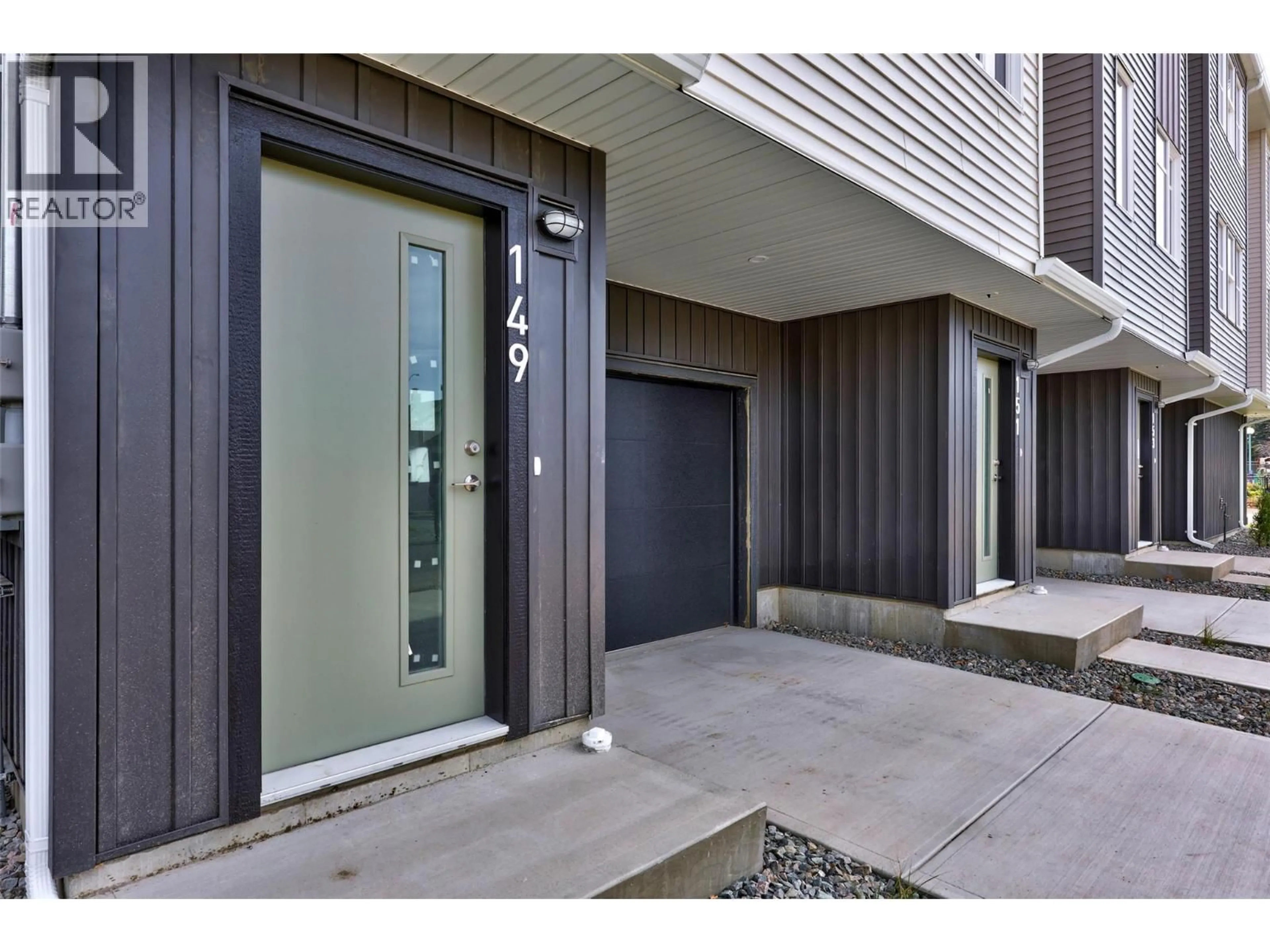Indoor entryway for 149 PARK STREET, Kamloops British Columbia V2B4A7
