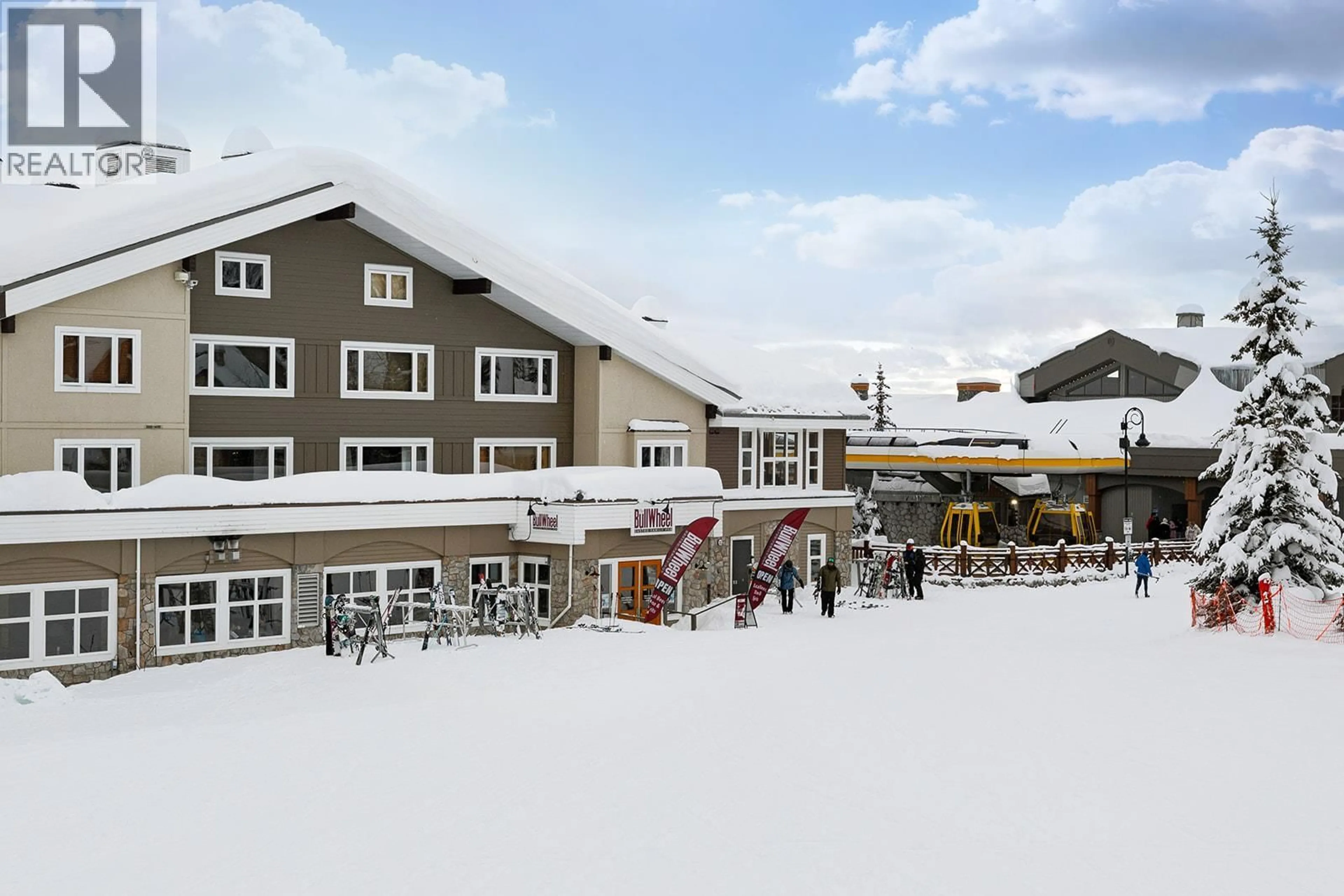 Patio, mountain view for 303 - 5275 BIG WHITE ROAD, Beaverdell British Columbia V1P1P4