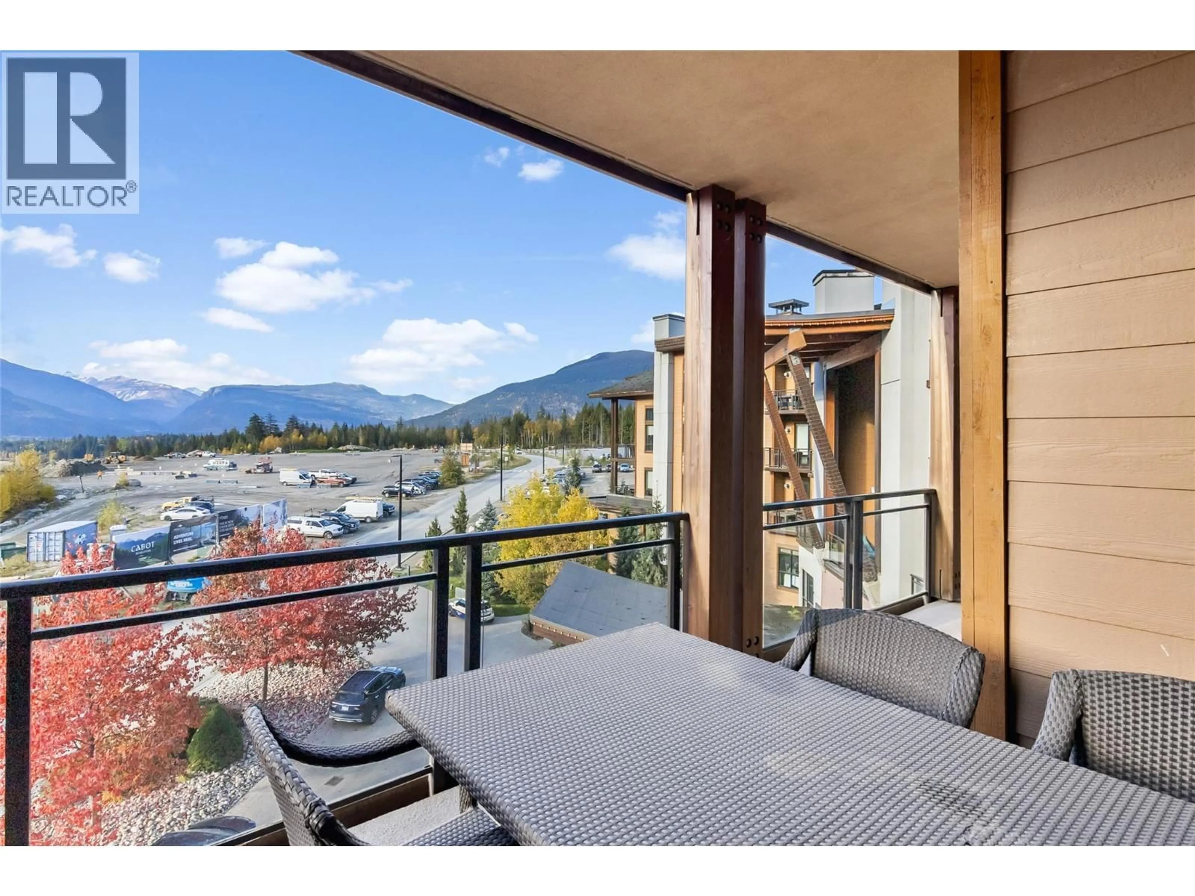 Balcony in the apartment, water/lake/river/ocean view for 1414 - 2950 CAMOZZI ROAD, Revelstoke British Columbia V0E2S1