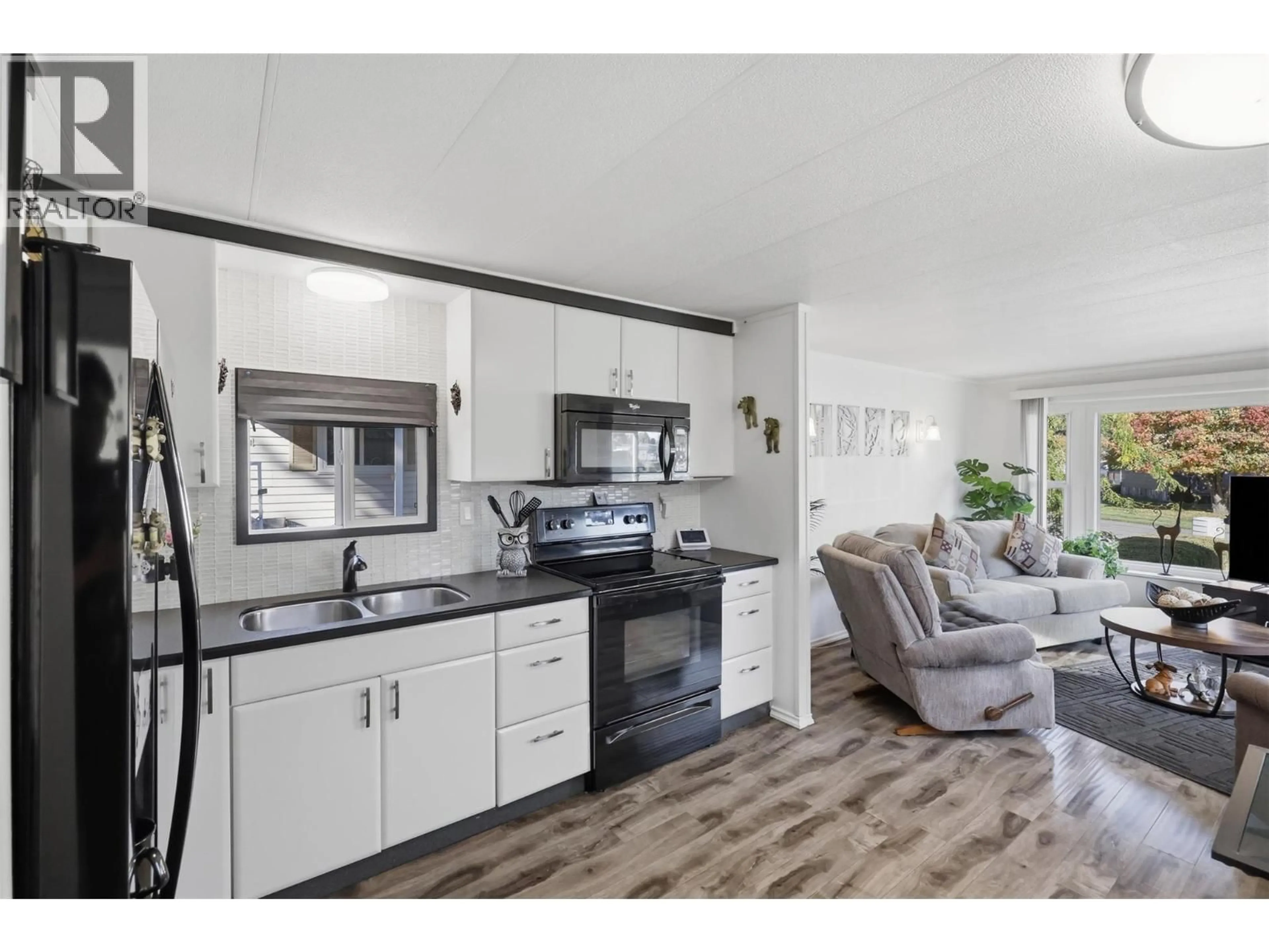 Open concept kitchen, unknown for 45 - 2401 ORD ROAD, Kamloops British Columbia V2B7V8