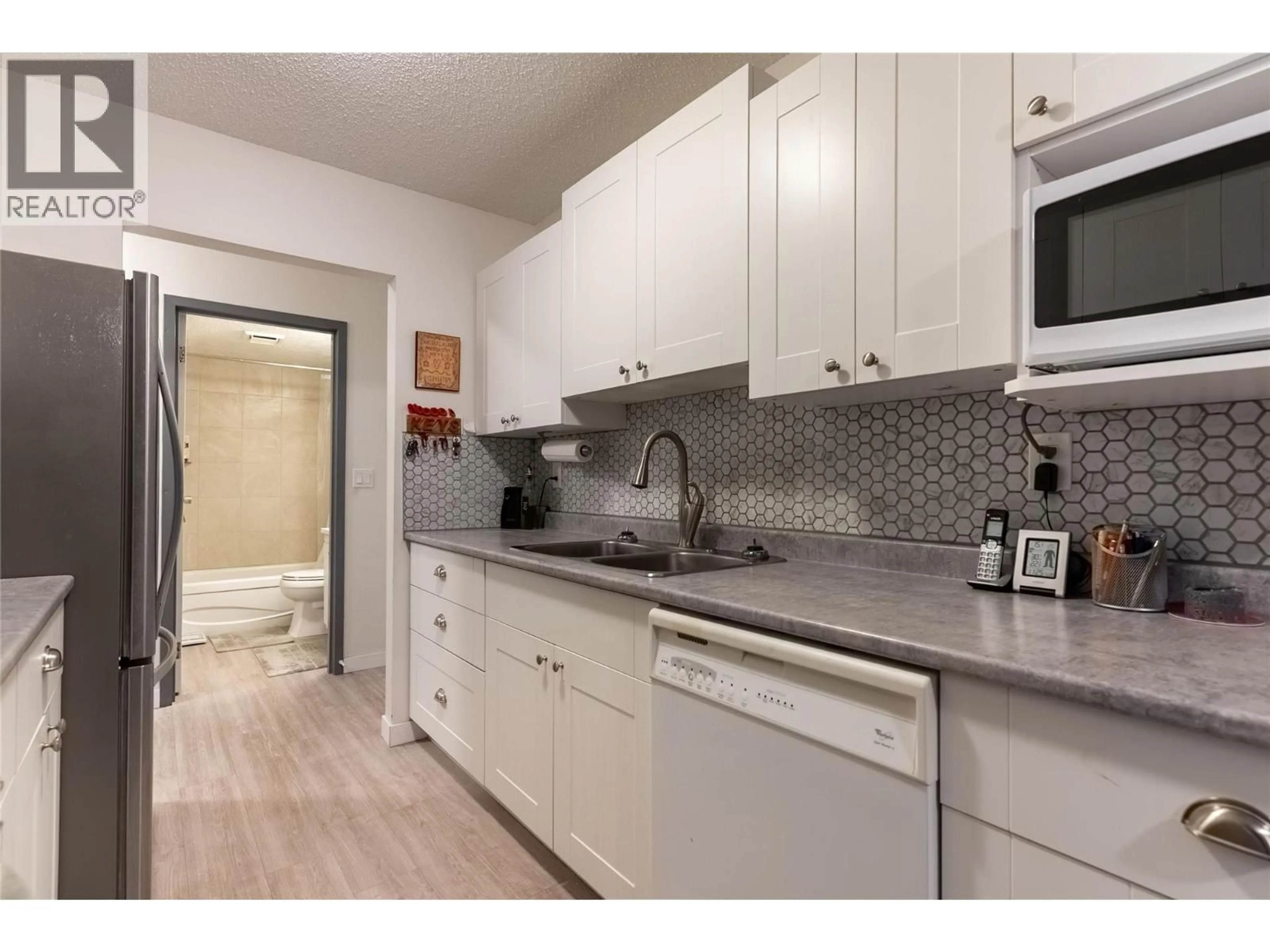 Standard kitchen, unknown for 218 - 280 ALDER DRIVE, Logan Lake British Columbia V0K1W0