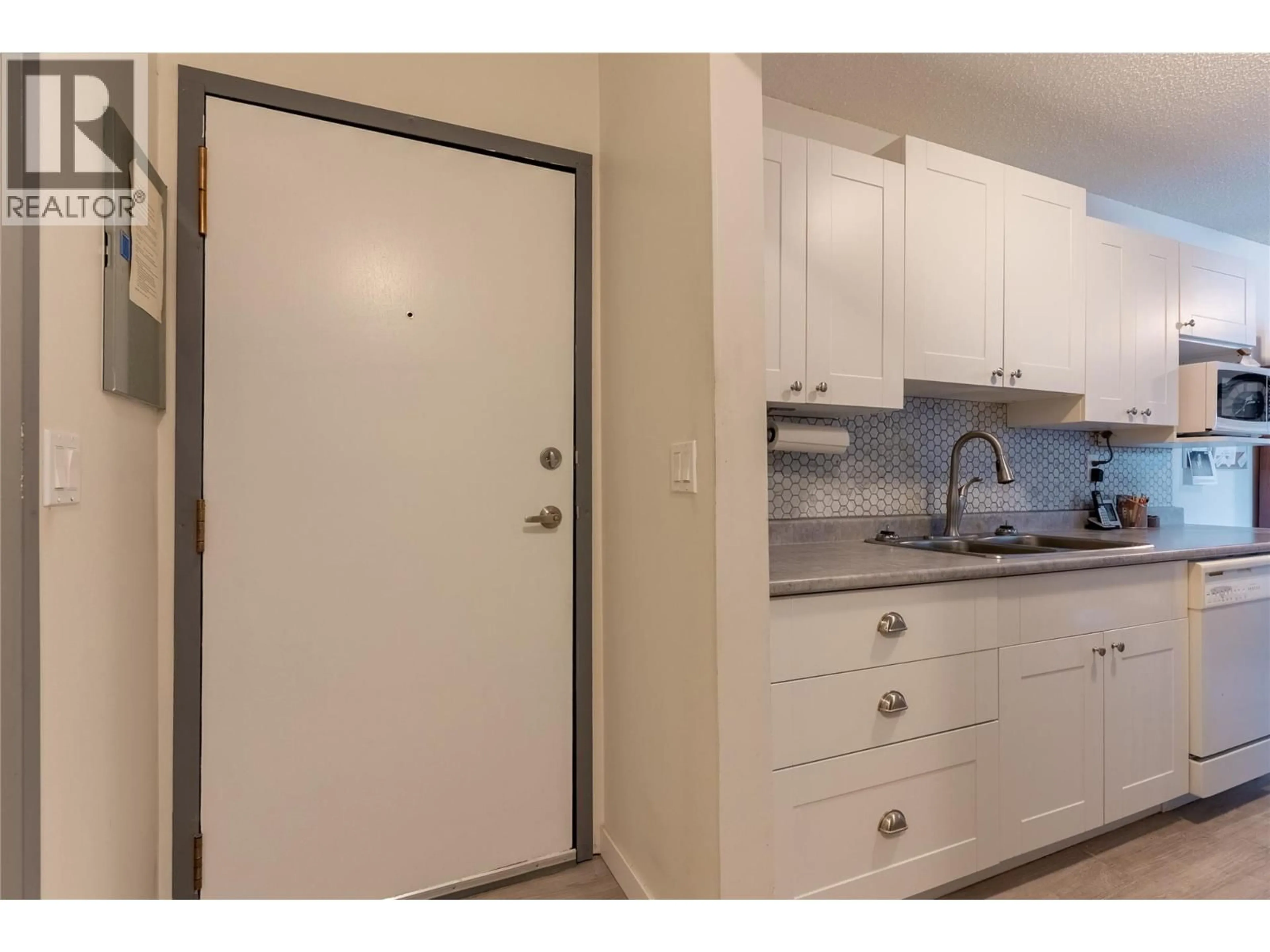 Standard kitchen, unknown for 218 - 280 ALDER DRIVE, Logan Lake British Columbia V0K1W0
