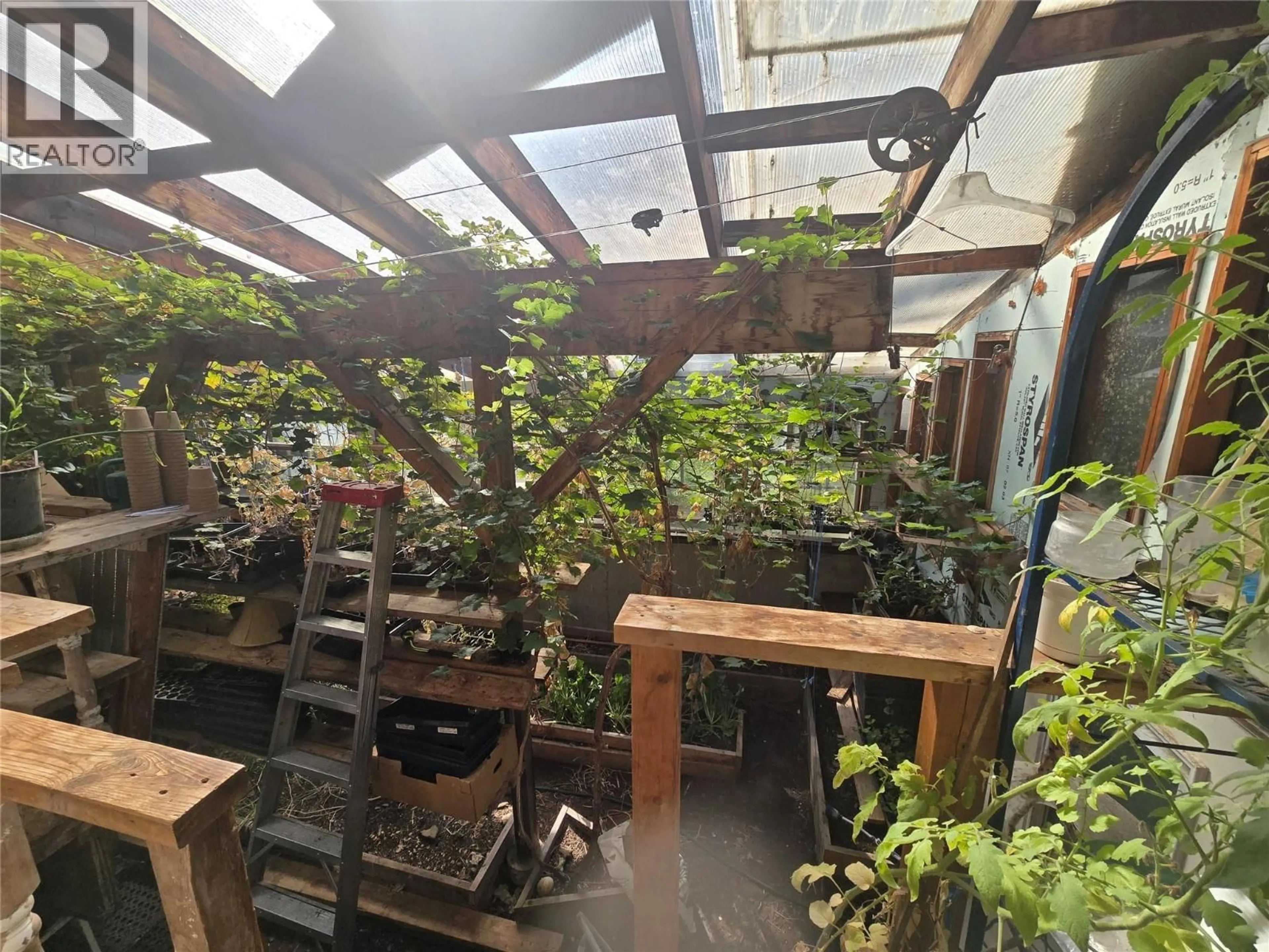 Patio, street for 125 WHATSHAN SETTLEMENT ROAD, Edgewood British Columbia V0G1J0