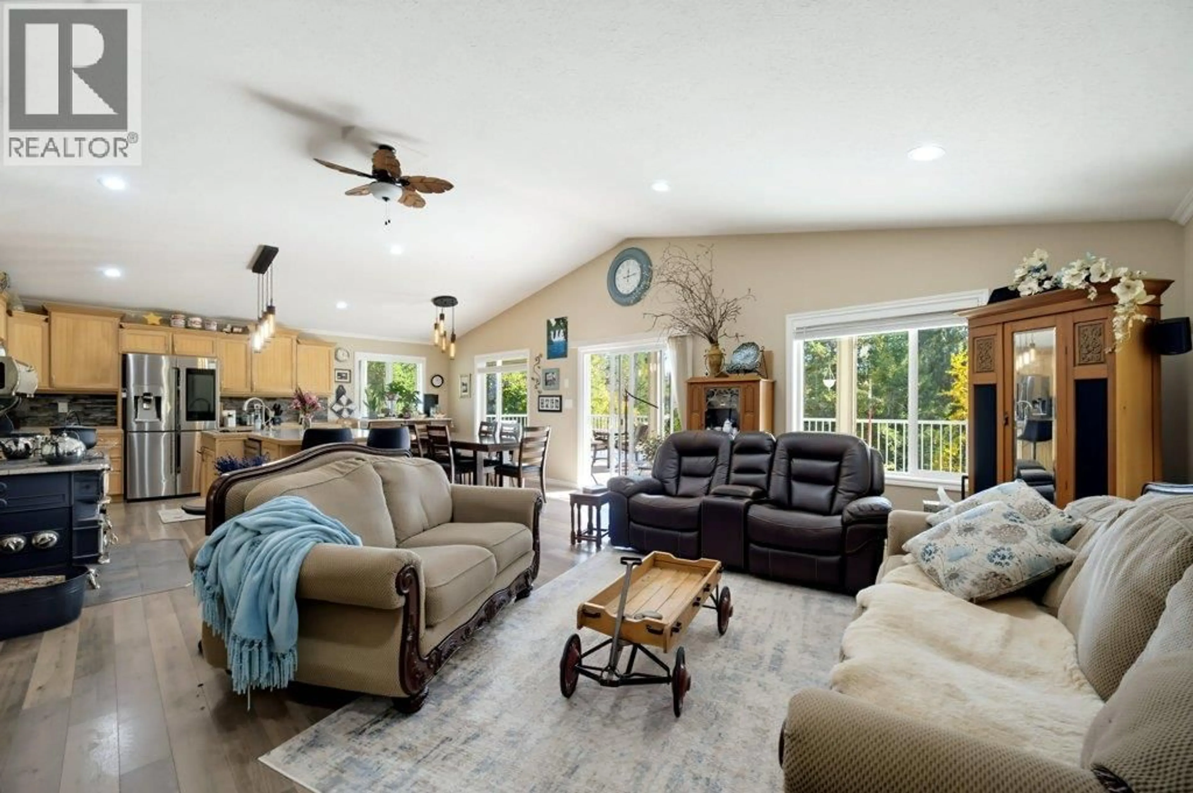Living room with furniture, unknown for 741 GARDOM LAKE ROAD, Enderby British Columbia V0E1V3