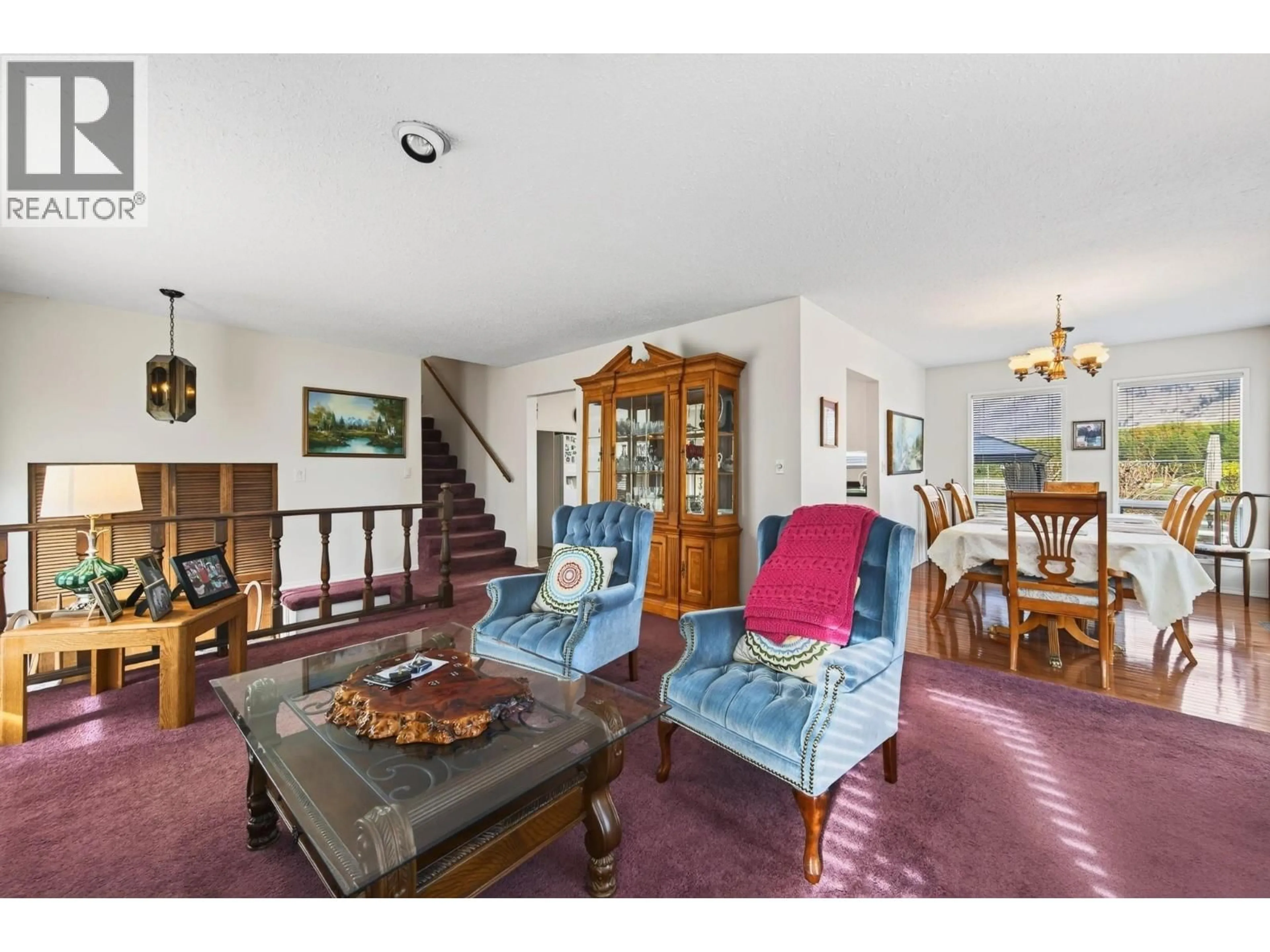 Living room with furniture, unknown for 718 DRIFTWOOD PLACE, Kamloops British Columbia V2B7Y5