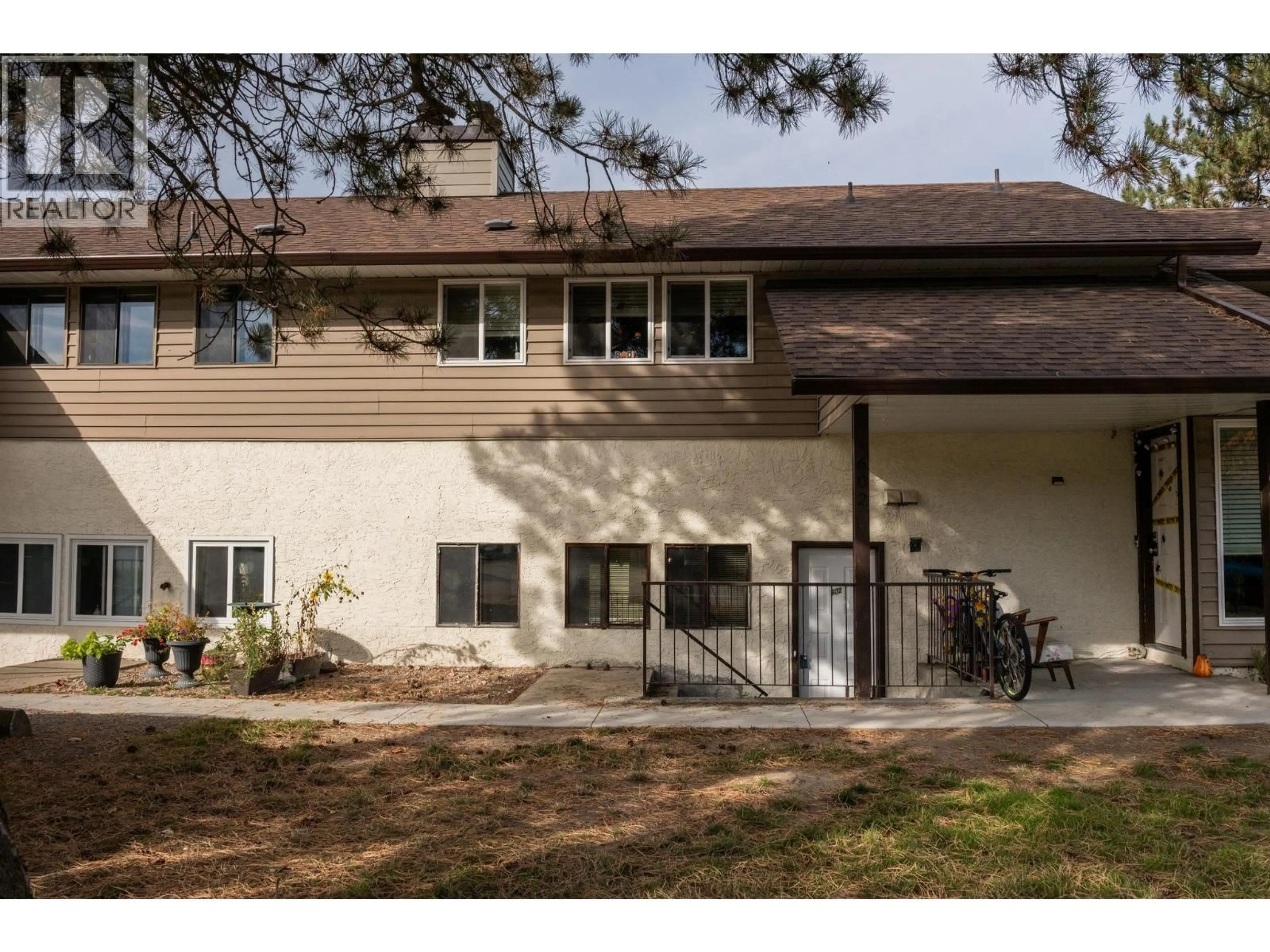 Home with vinyl exterior material, unknown for 602 - 1451 1 AVENUE NORTHEAST, Salmon Arm British Columbia V1E1N9