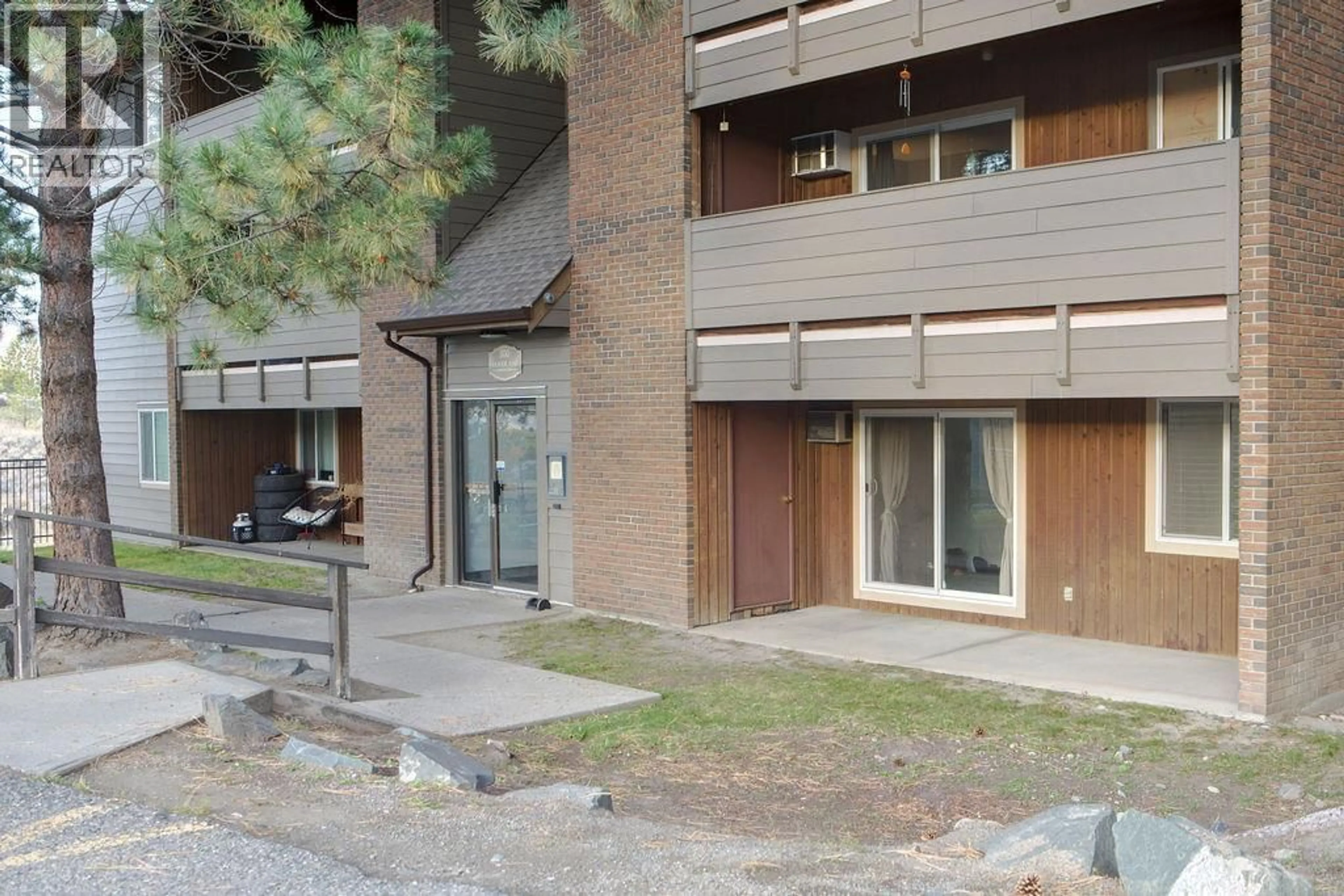 Patio, unknown for 301 - 44 WHITESHIELD CRESCENT SOUTH, Kamloops British Columbia V2E2J1