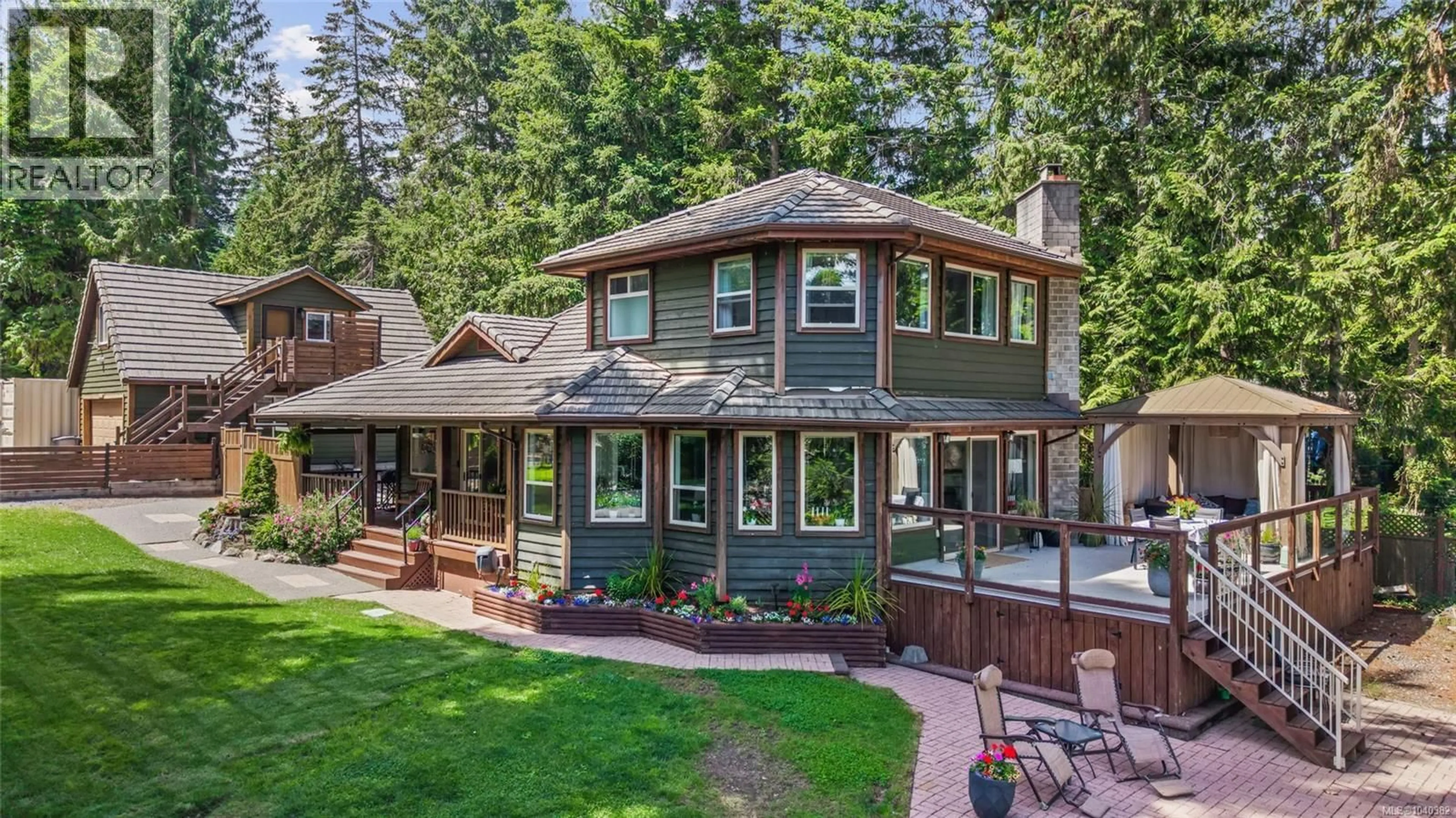 Home with vinyl exterior material, unknown for 7764 SHIPS POINT ROAD, Fanny Bay British Columbia V0R1W0