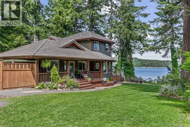 7764 SHIPS POINT ROAD, Fanny Bay 2