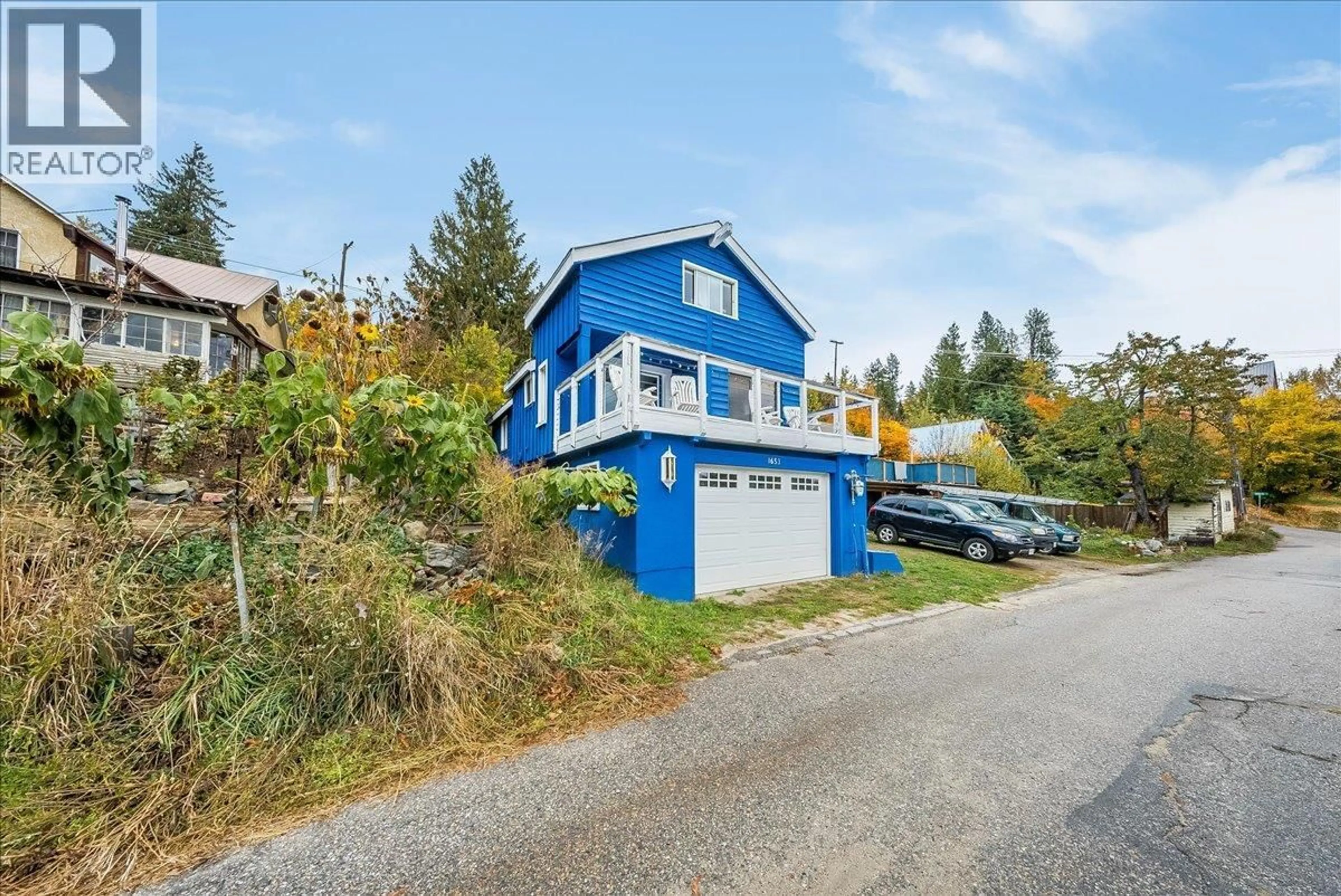 A pic from outside/outdoor area/front of a property/back of a property/a pic from drone, unknown for 1653 HARASIN ALLEY, Rossland British Columbia V0G1Y0