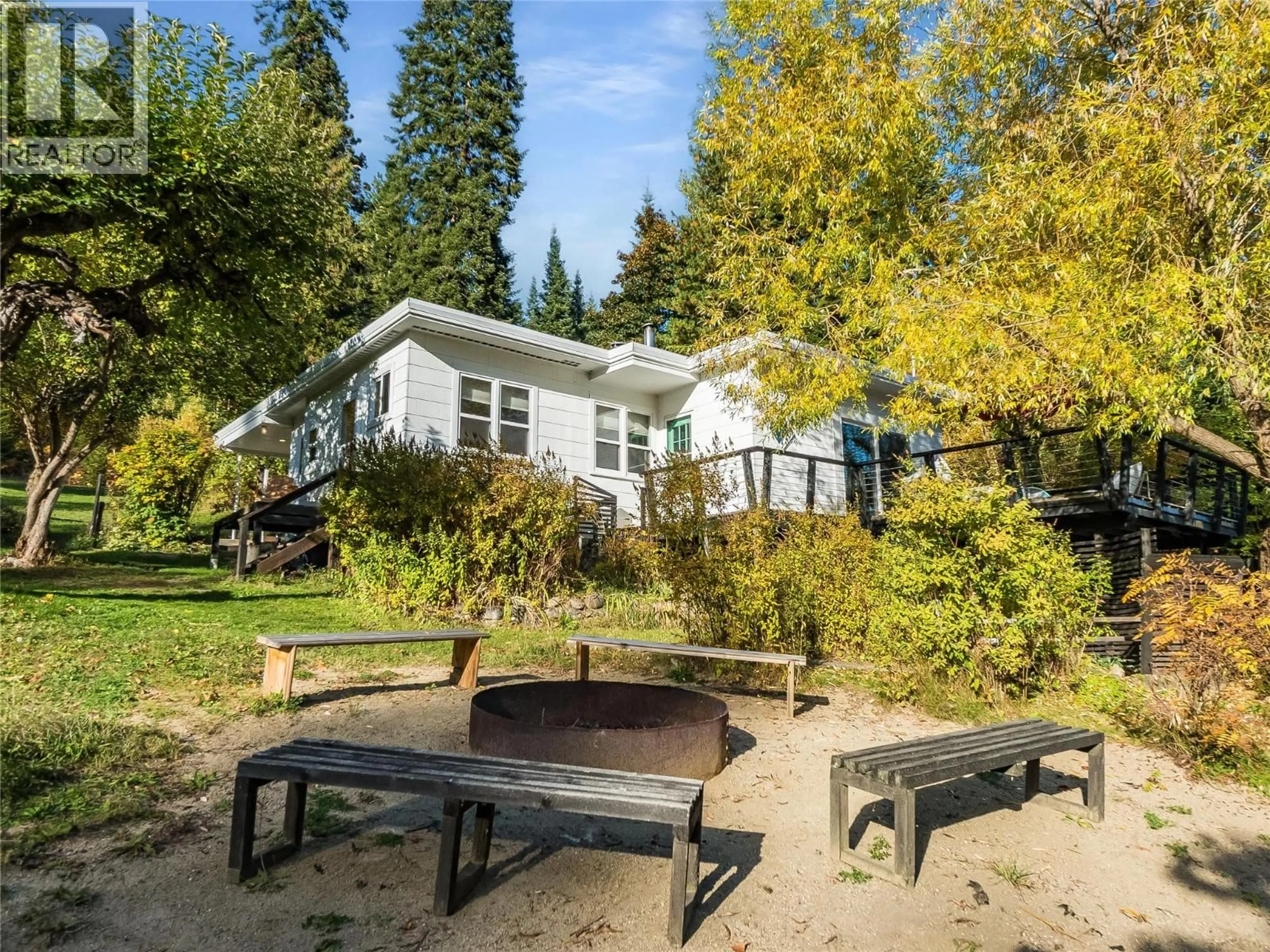 A pic from outside/outdoor area/front of a property/back of a property/a pic from drone, unknown for 5995 LONGBEACH ROAD, Nelson British Columbia V1L6P3