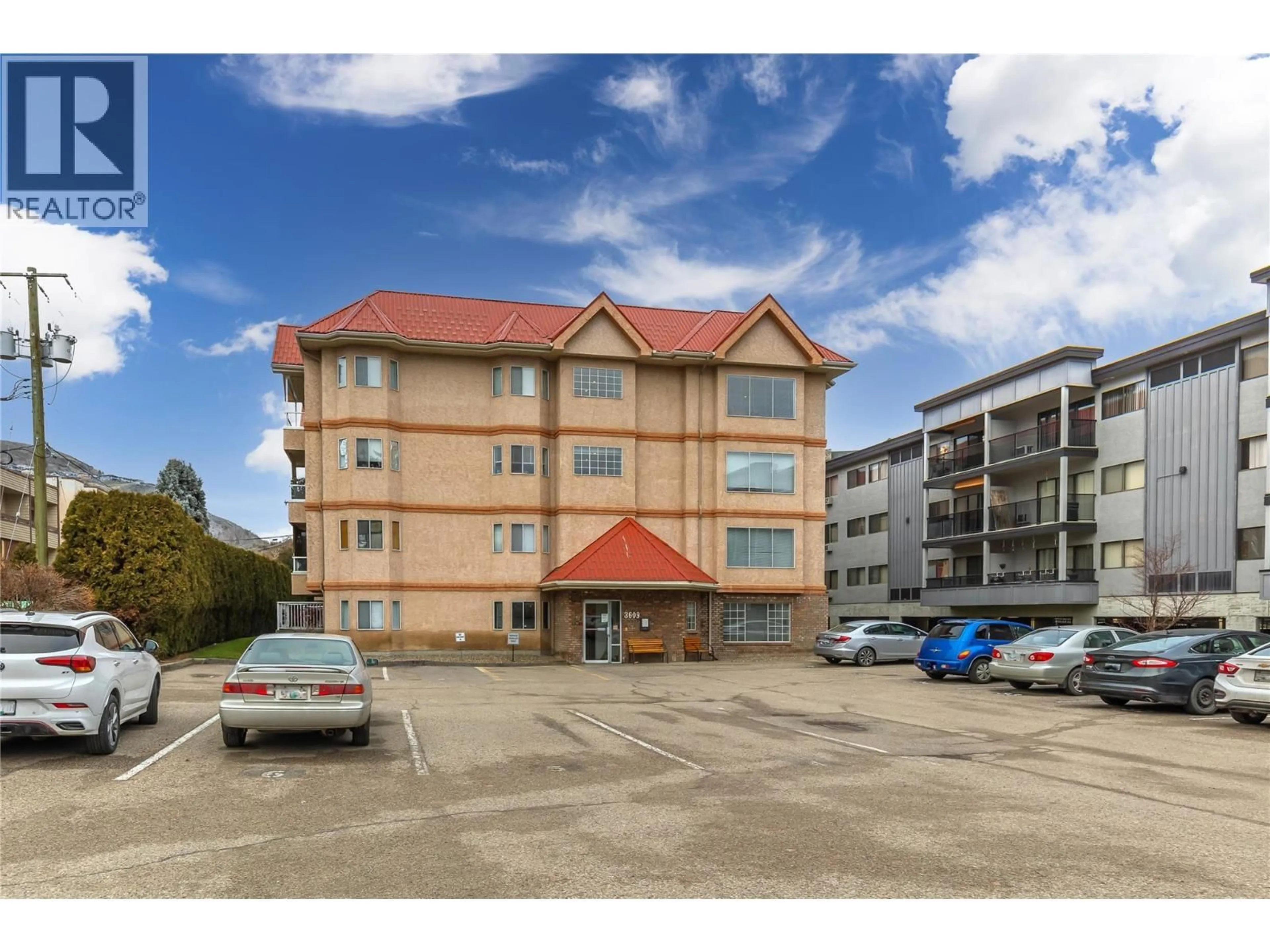 A pic from outside/outdoor area/front of a property/back of a property/a pic from drone, building for 304 - 3609 30 AVENUE, Vernon British Columbia V1T2E6