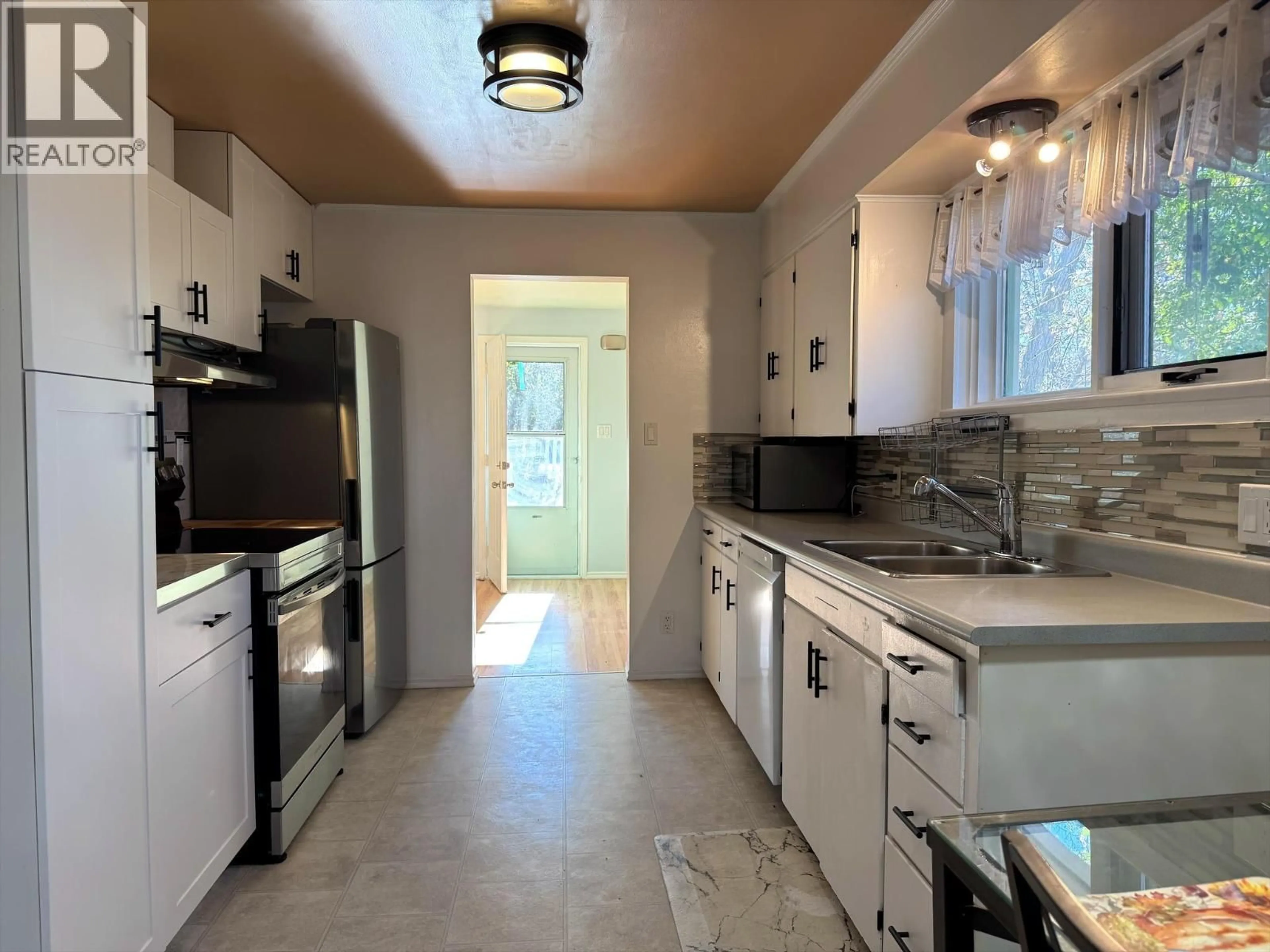 Unknown for 903 5A STREET, Cranbrook British Columbia V1C1K7
