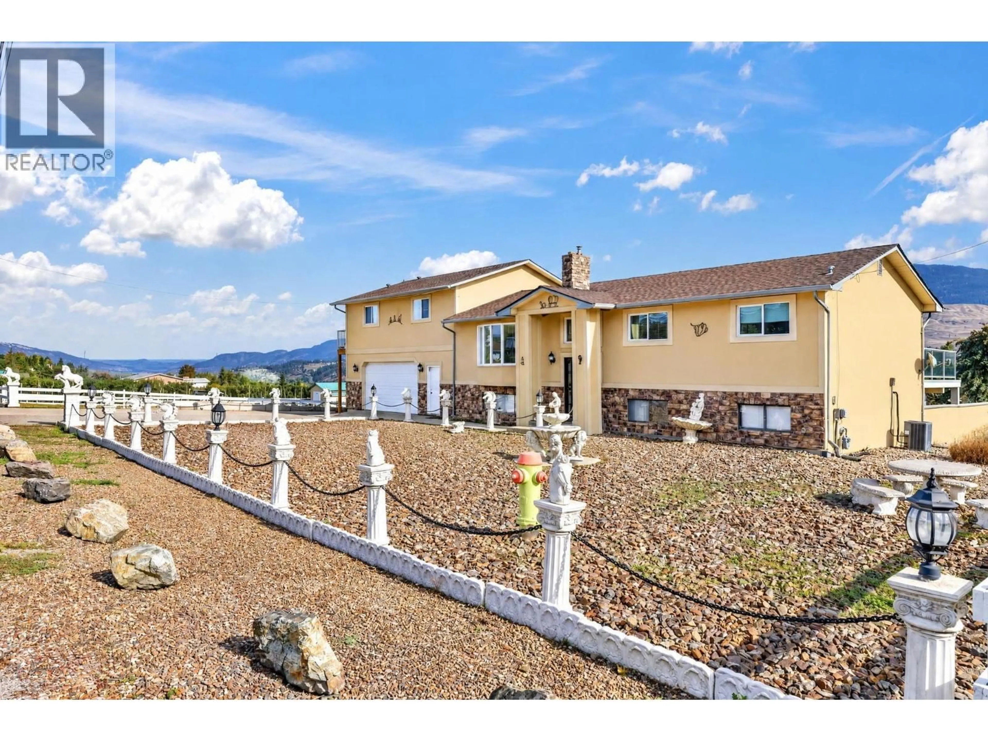 Home with vinyl exterior material, mountain view for 9771 READ ROAD, Lake Country British Columbia V4V1M2