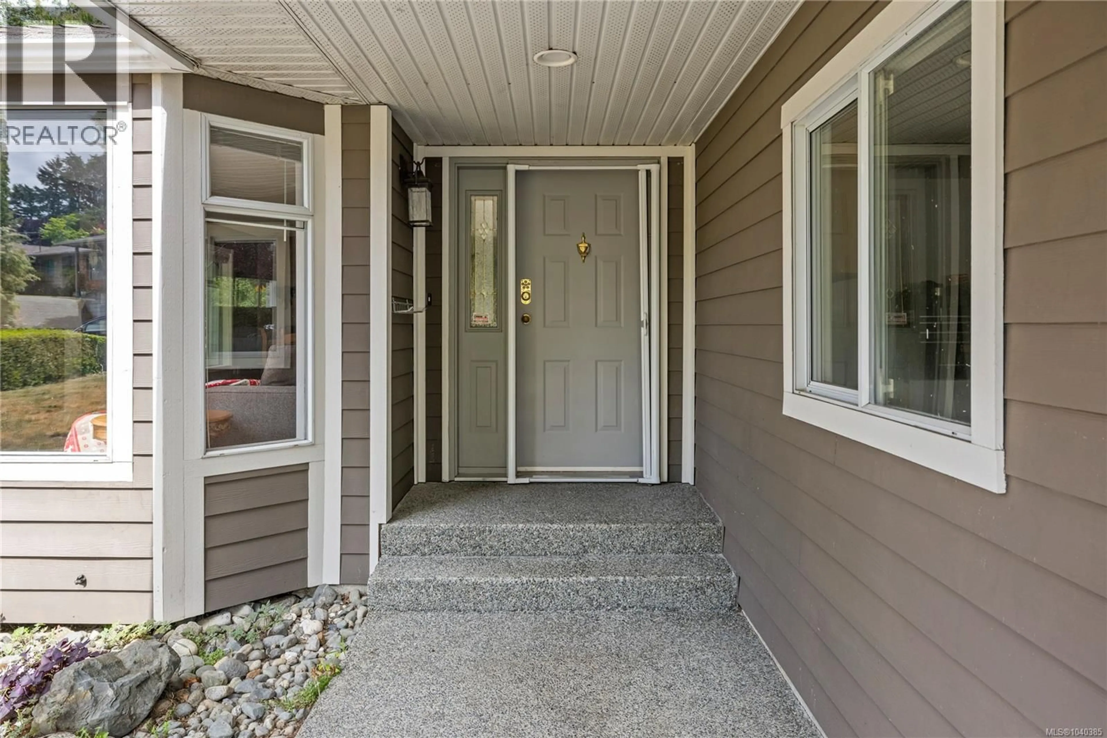 Indoor entryway for 254 EMERY WAY, Nanaimo British Columbia V9R5Z8