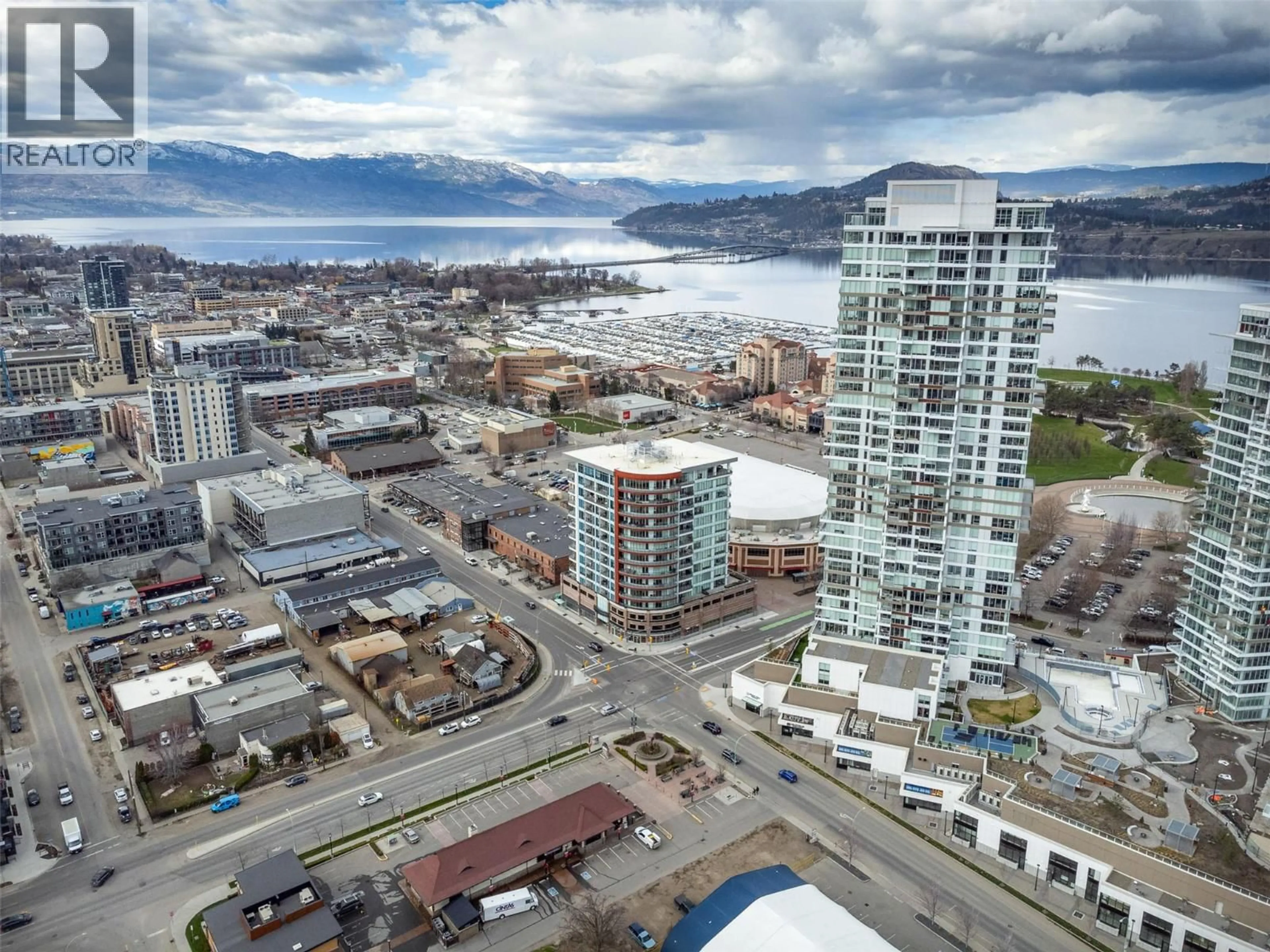 A pic from outside/outdoor area/front of a property/back of a property/a pic from drone, city buildings view from balcony for 1008 - 1232 ELLIS STREET, Kelowna British Columbia V1Y1Z4