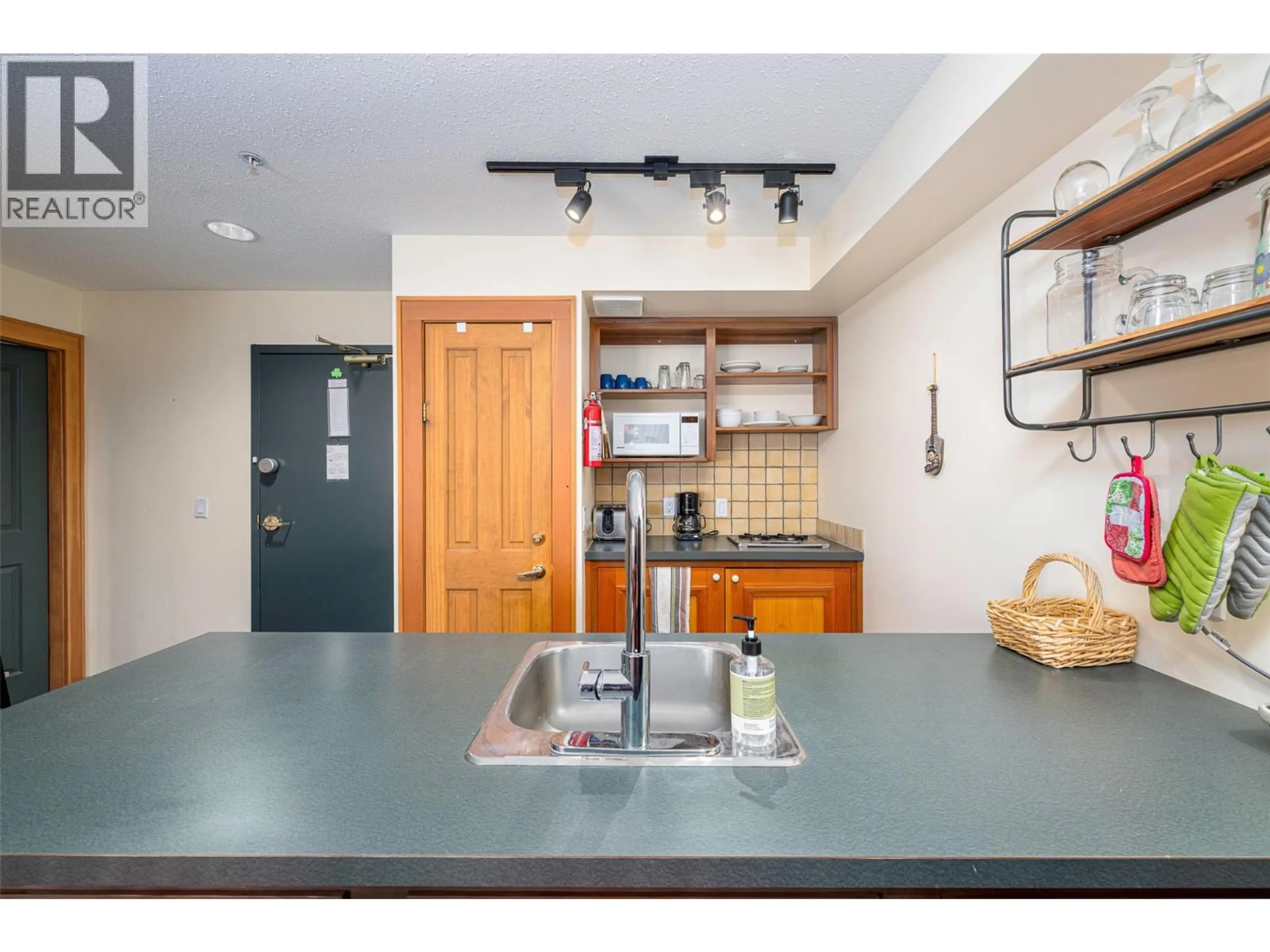 Standard kitchen, unknown for 317 - 5275 BIG WHITE ROAD, Big White British Columbia V1P1T4