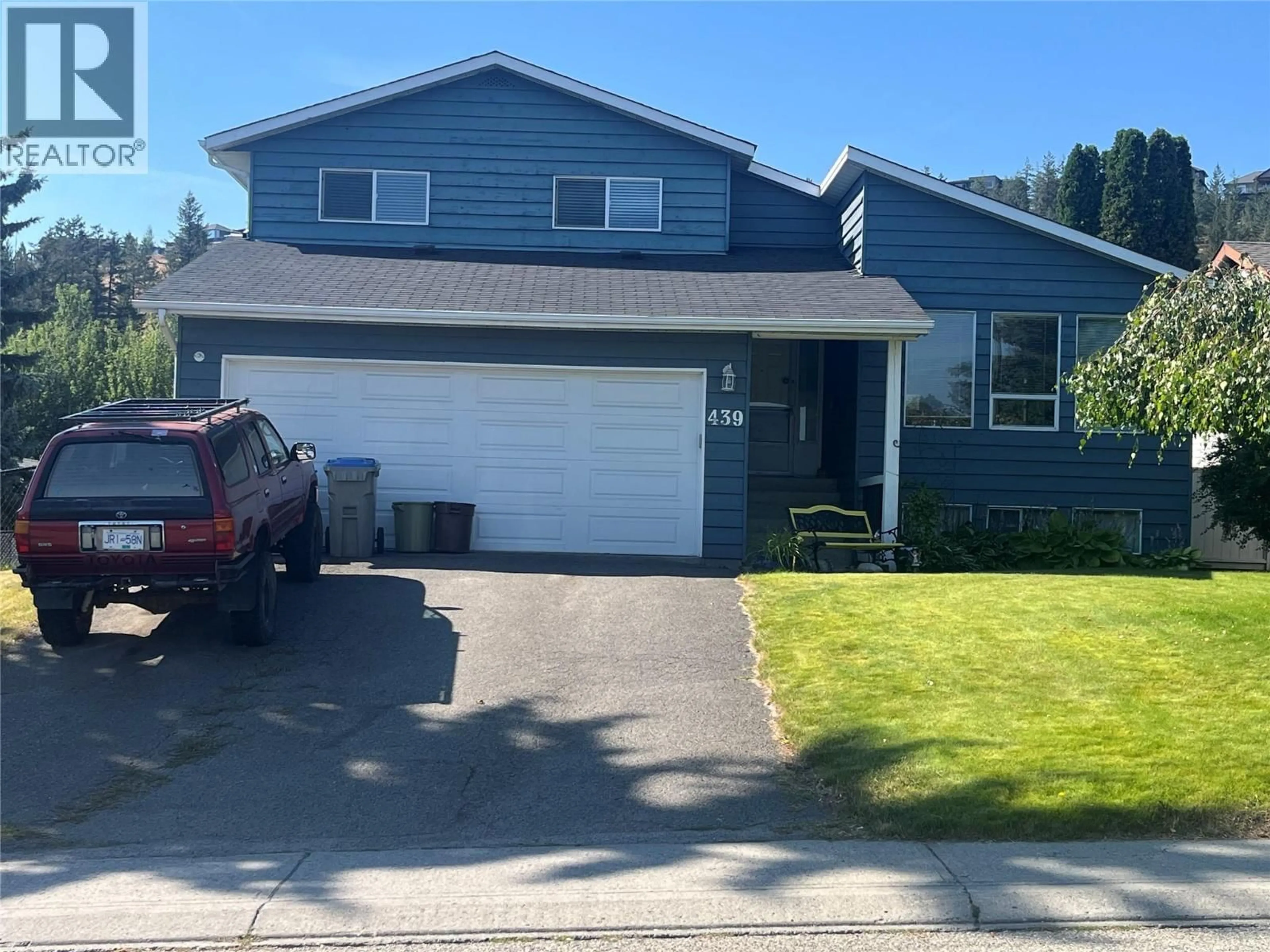 Home with vinyl exterior material, street for 439 LAURIER DRIVE, Kamloops British Columbia V1S1C2