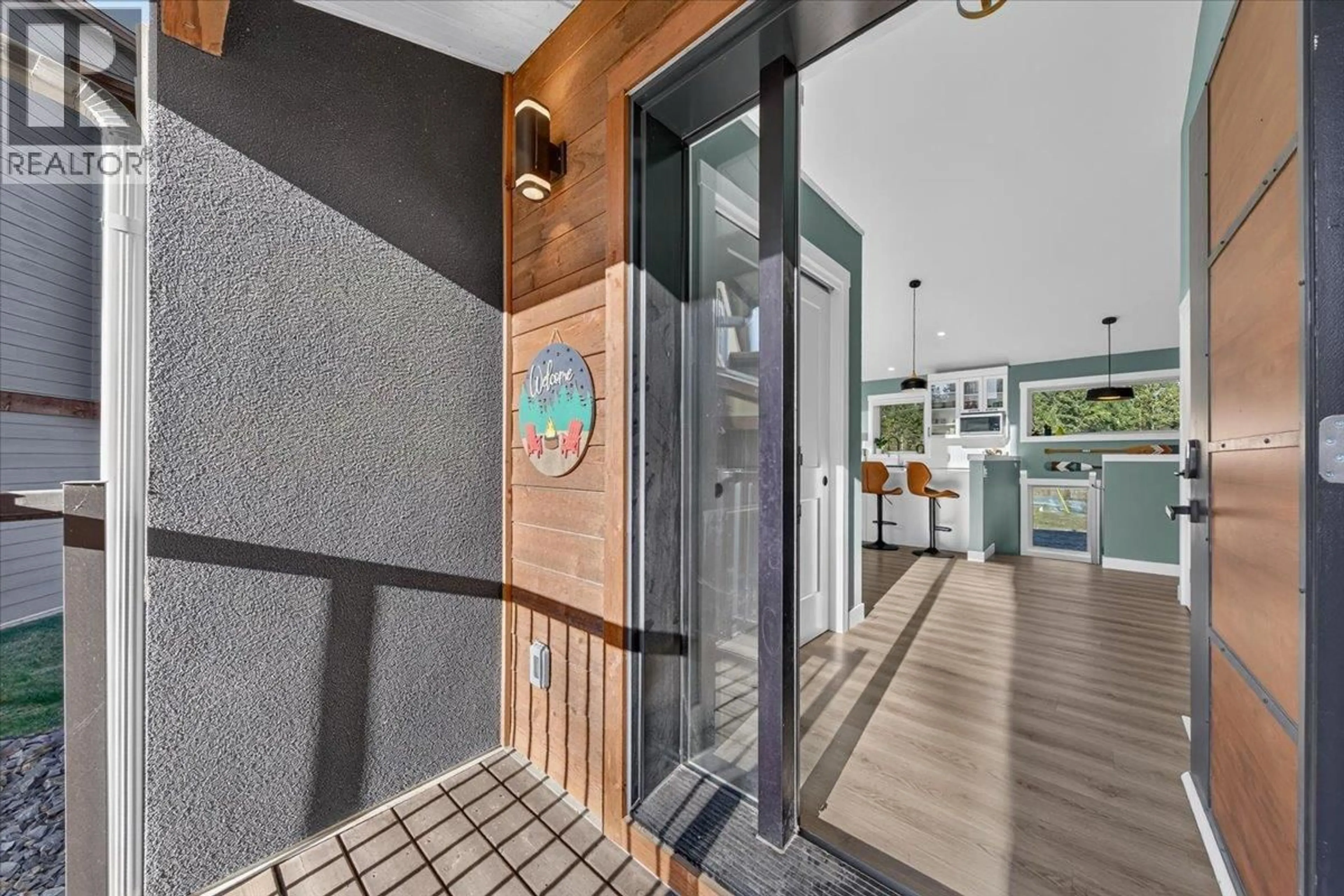 Indoor entryway for 13 - 4926 TIMBER RIDGE ROAD, Windermere British Columbia V0A1K3