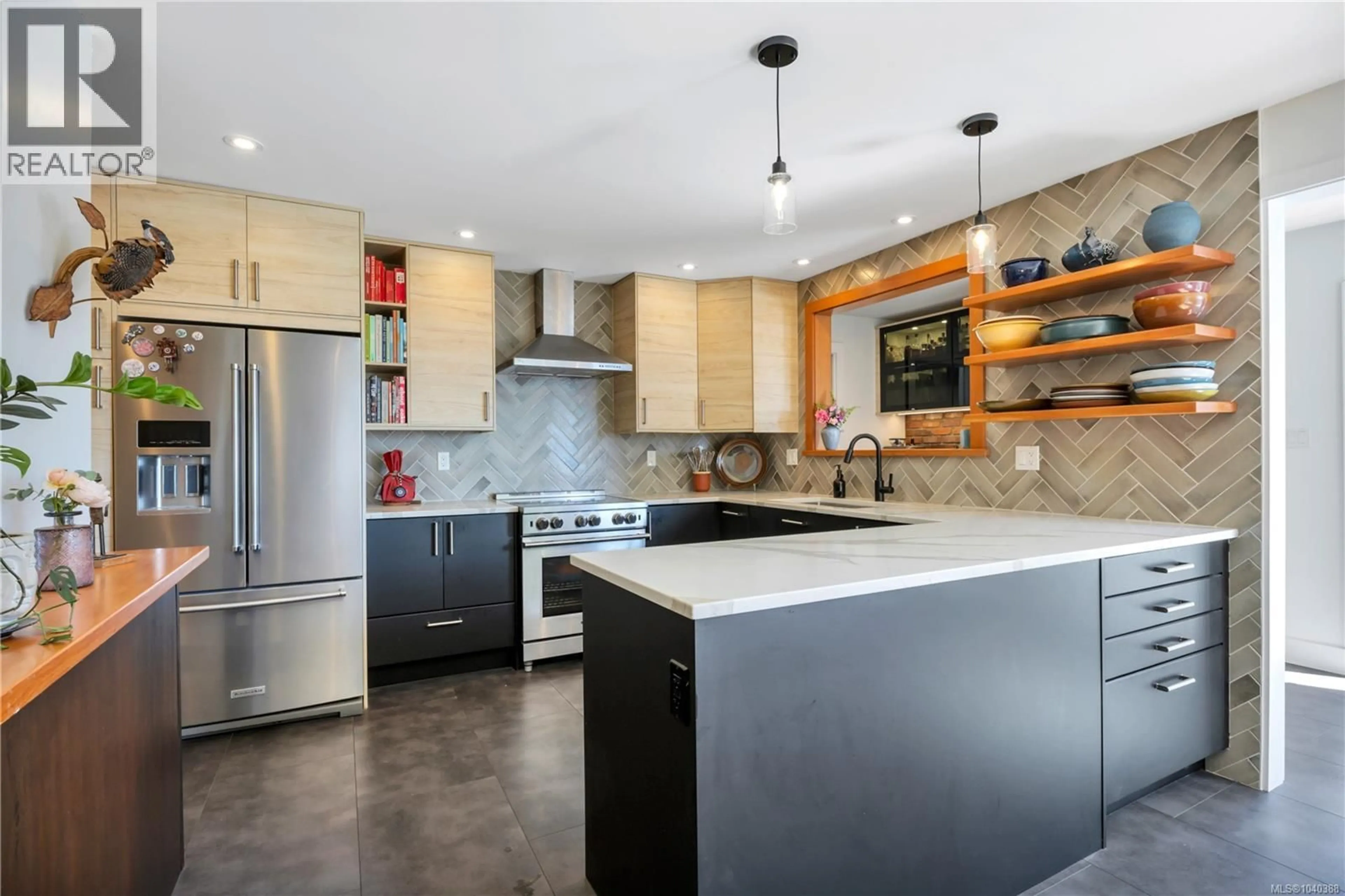 Contemporary kitchen, ceramic/tile floor for 1116 2ND AVENUE, Ladysmith British Columbia V9G1A6