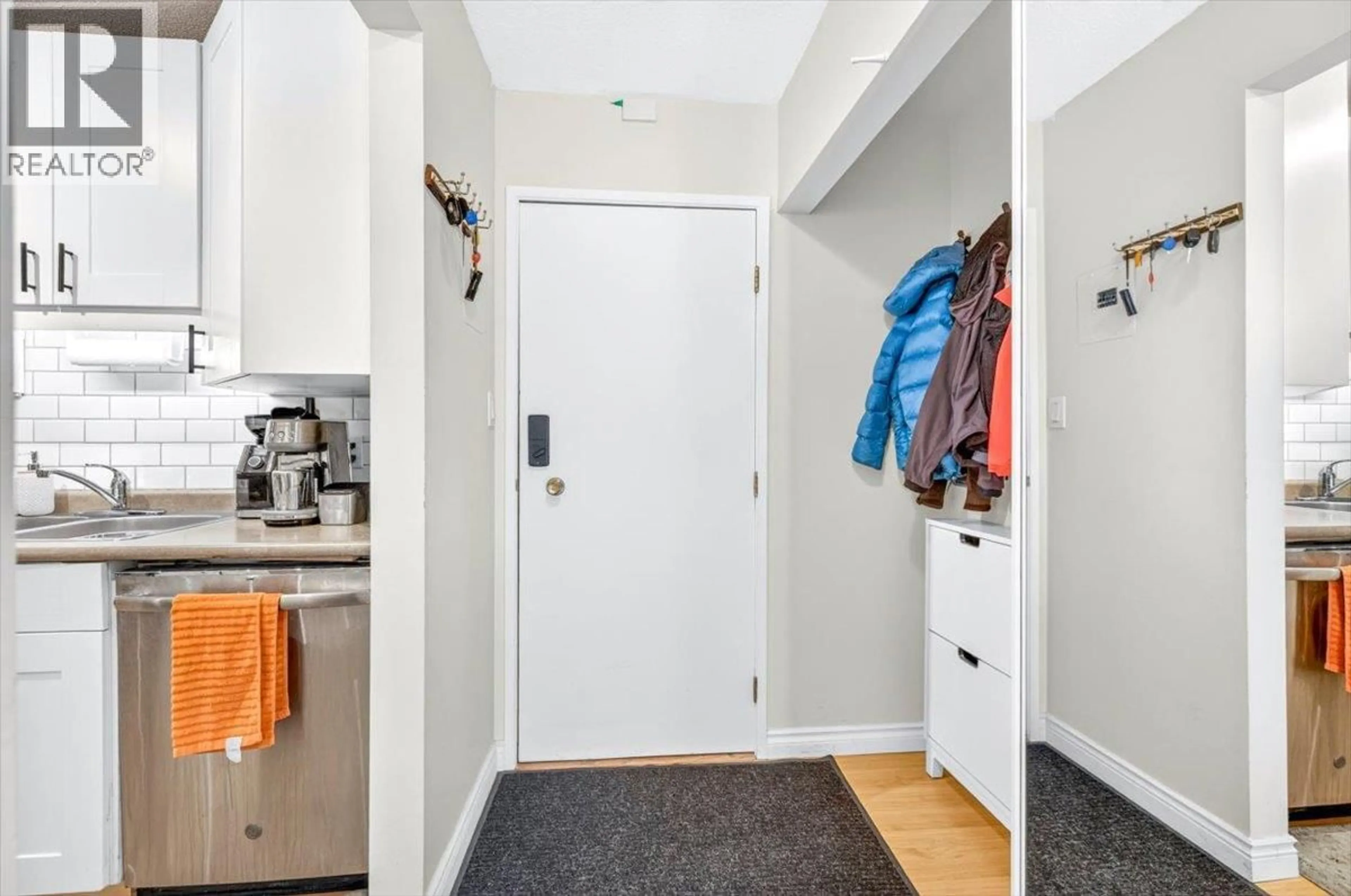 Indoor entryway for 204 - 30 RIDGEMONT AVENUE, Fernie British Columbia V0B1M0