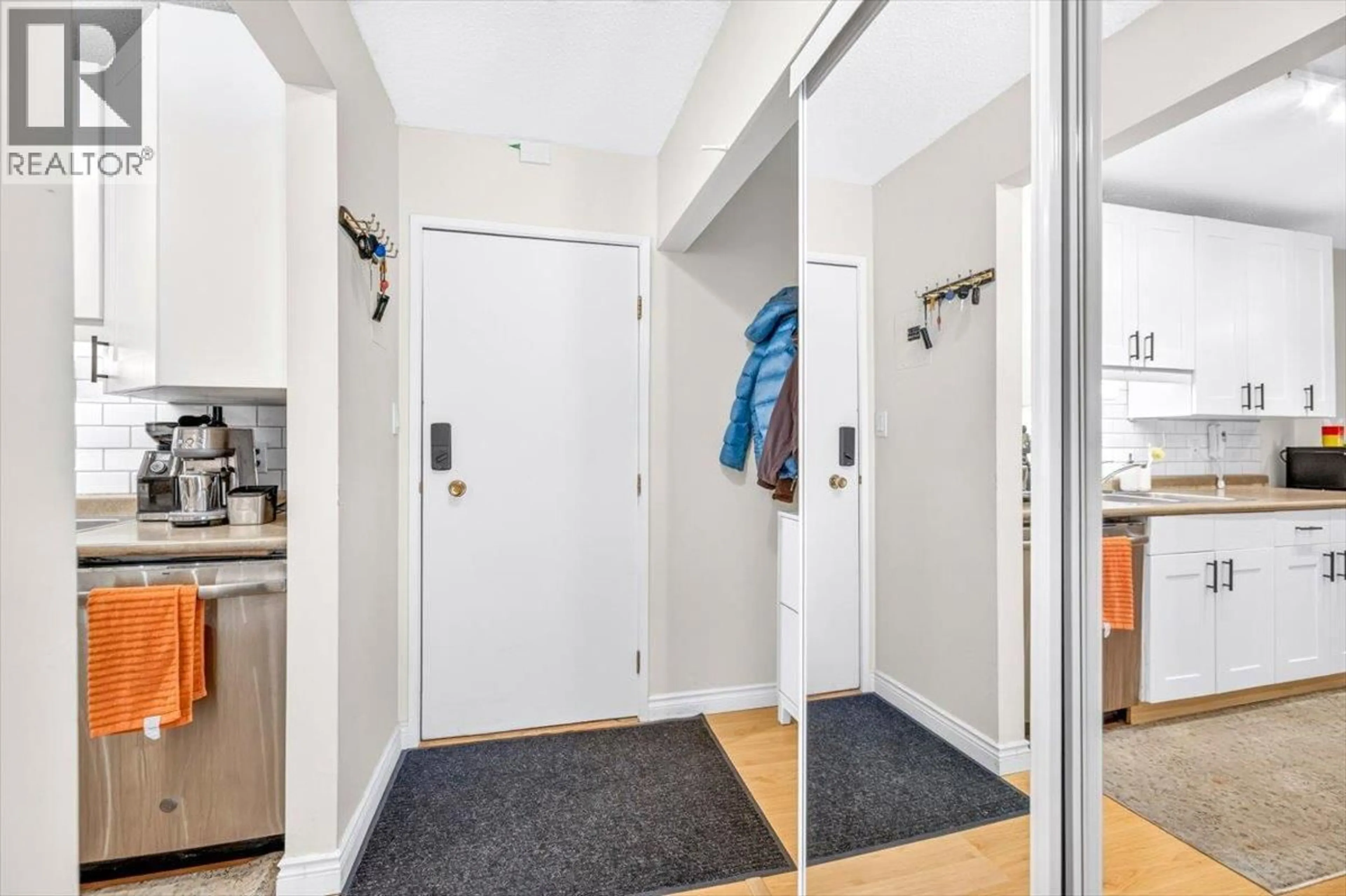 Indoor entryway for 204 - 30 RIDGEMONT AVENUE, Fernie British Columbia V0B1M0