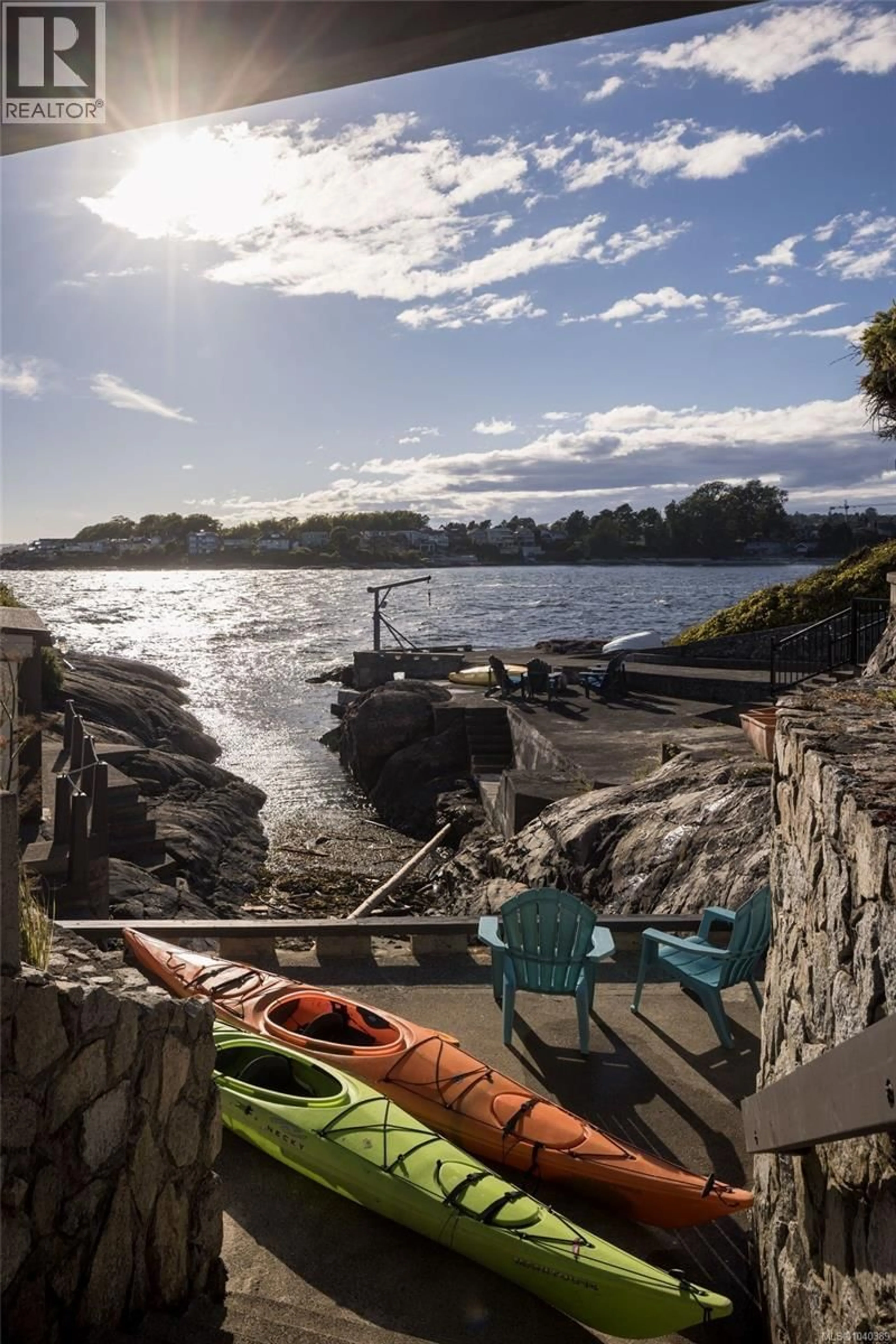 Patio, water/lake/river/ocean view for 2114 MARNE STREET, Oak Bay British Columbia V8S4J9