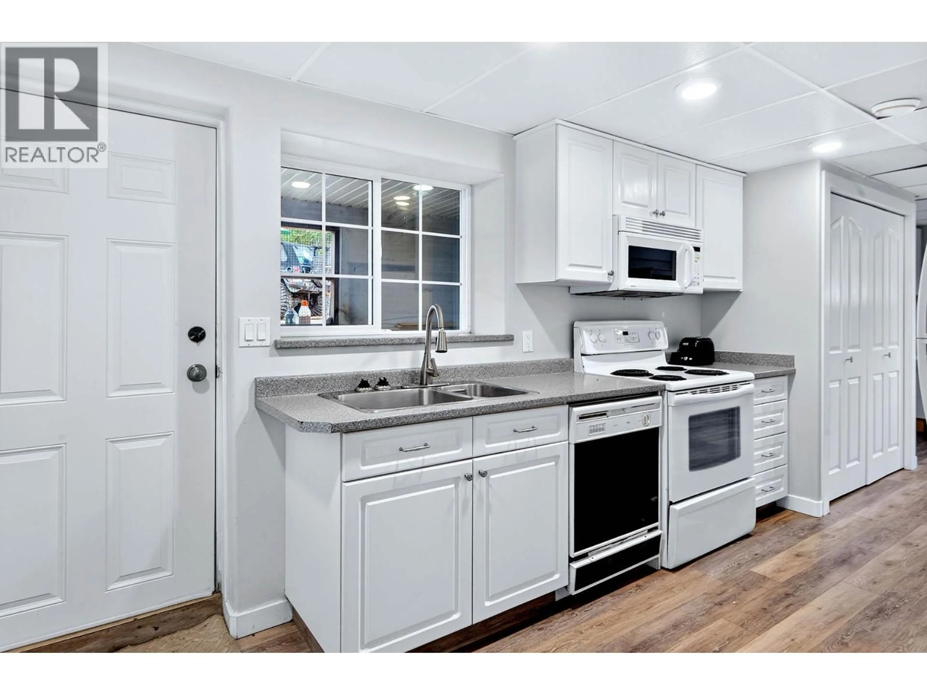 Standard kitchen, unknown for 2710 WESTSYDE ROAD, Kamloops British Columbia V2B7C9