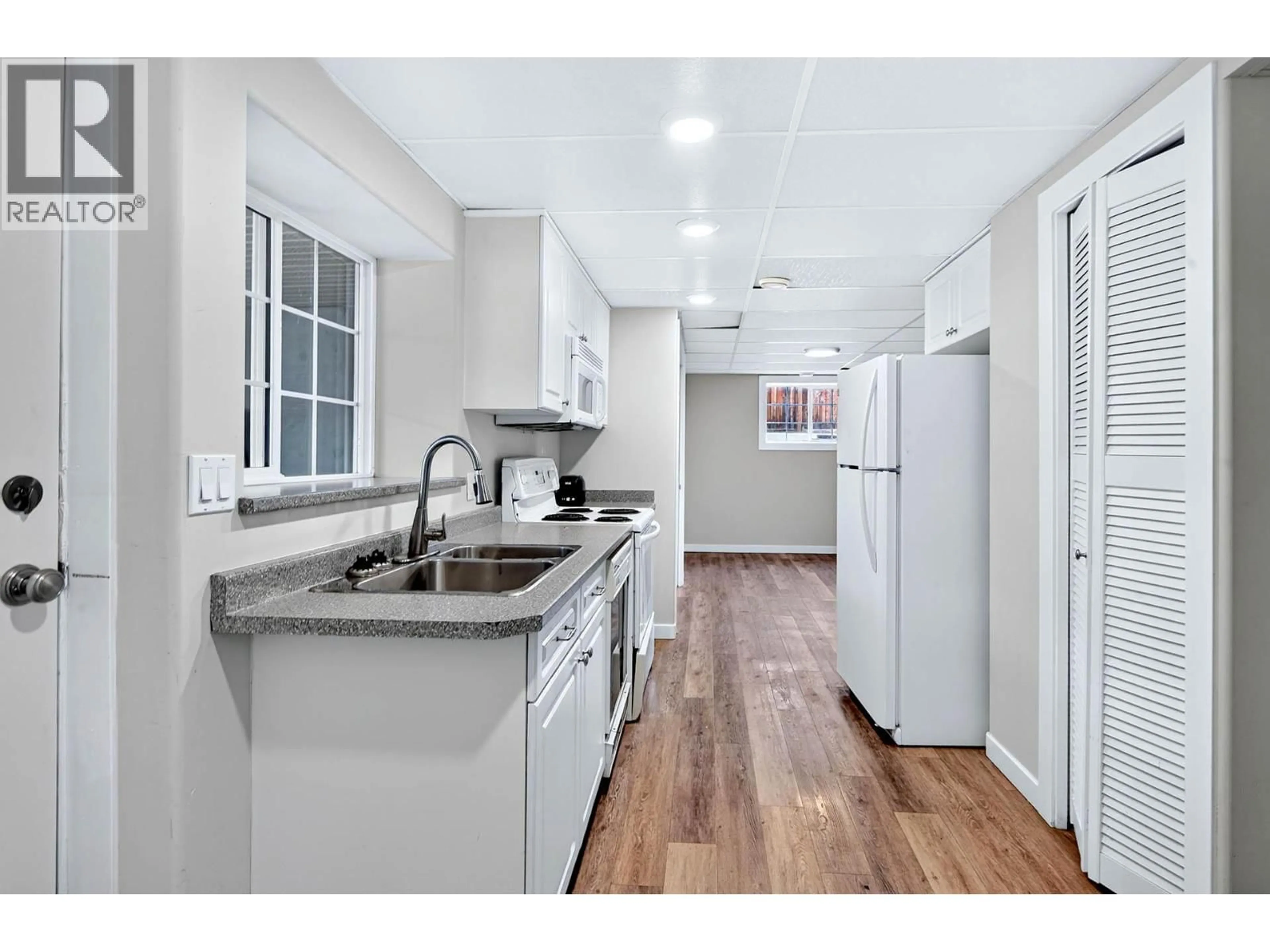 Standard kitchen, unknown for 2710 WESTSYDE ROAD, Kamloops British Columbia V2B7C9