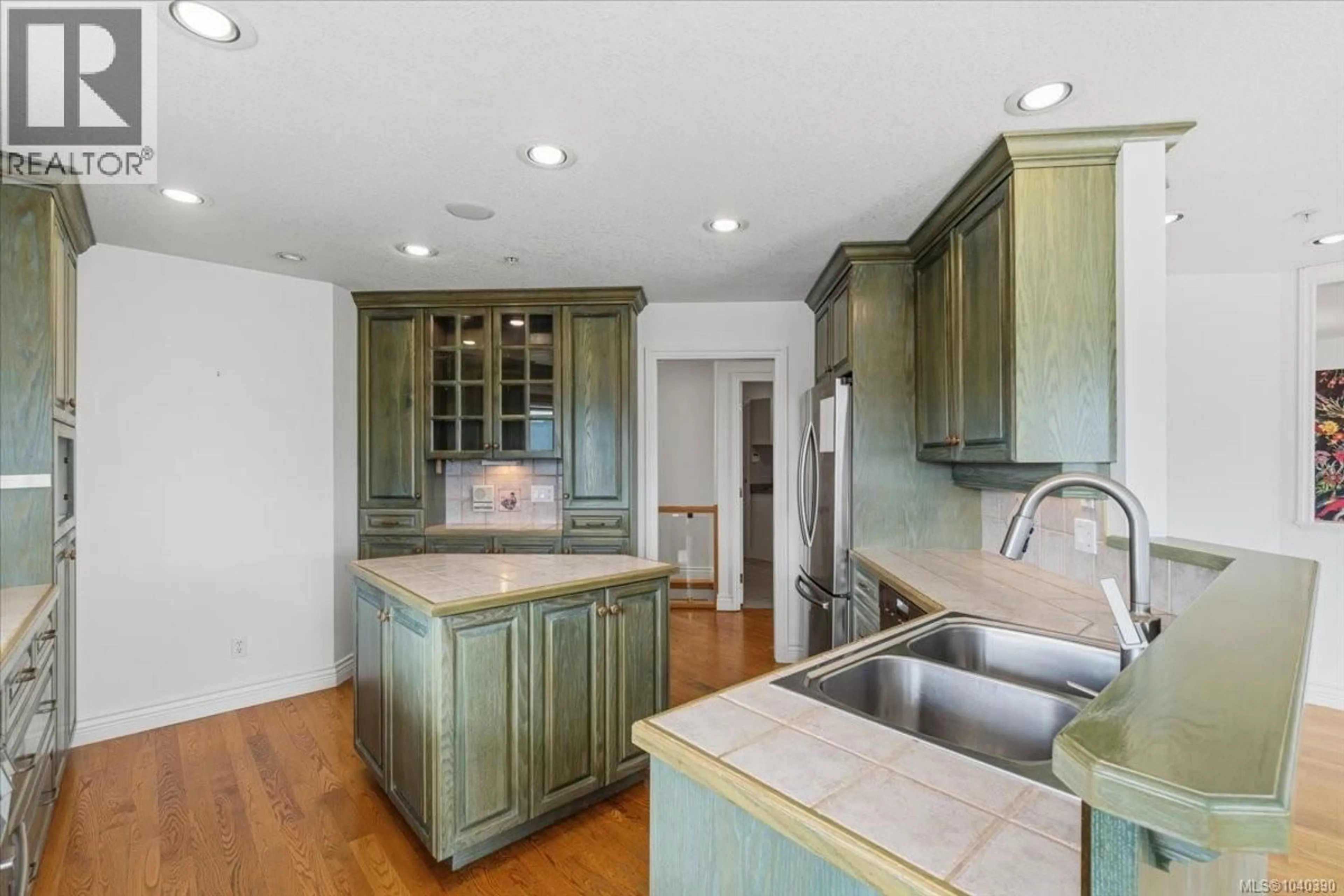 Open concept kitchen, unknown for 3375 EDGEWOOD DRIVE, Nanaimo British Columbia V9T5V2