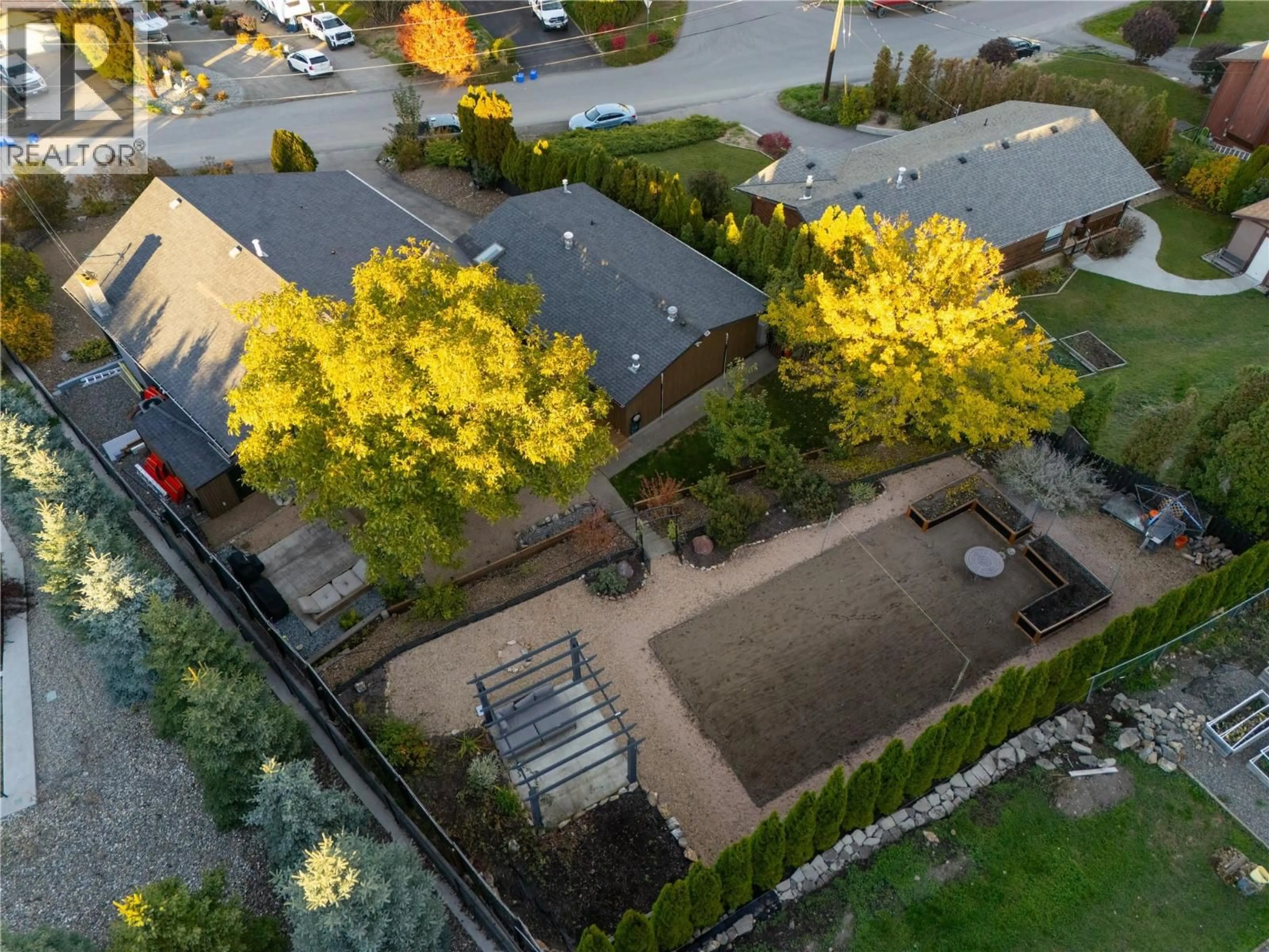 A pic from outside/outdoor area/front of a property/back of a property/a pic from drone, street for 152 LINDSAY ROAD, Vernon British Columbia V1B2H7