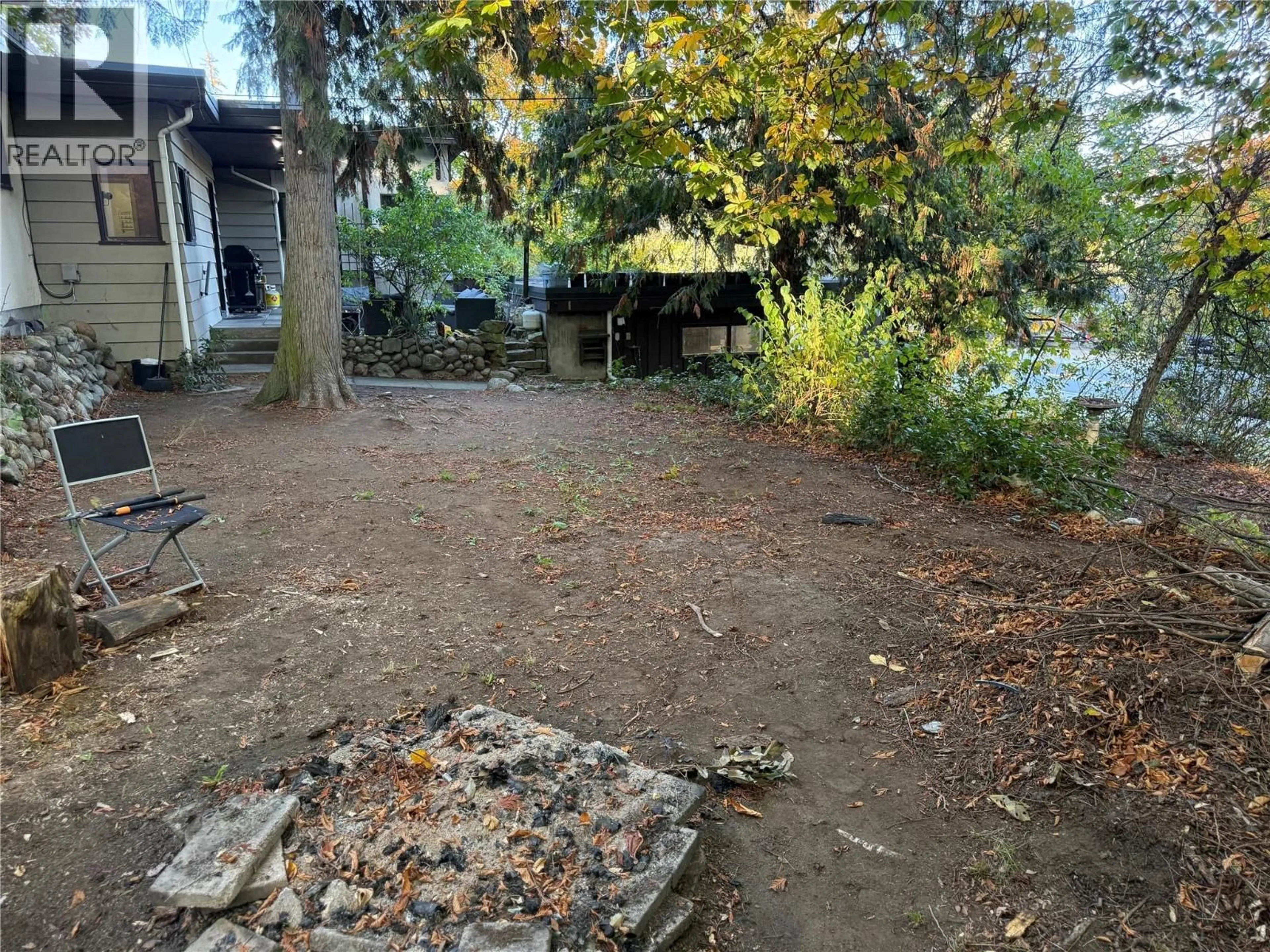 Patio, street for 2600 COLUMBIA AVENUE, Castlegar British Columbia V1N2X6