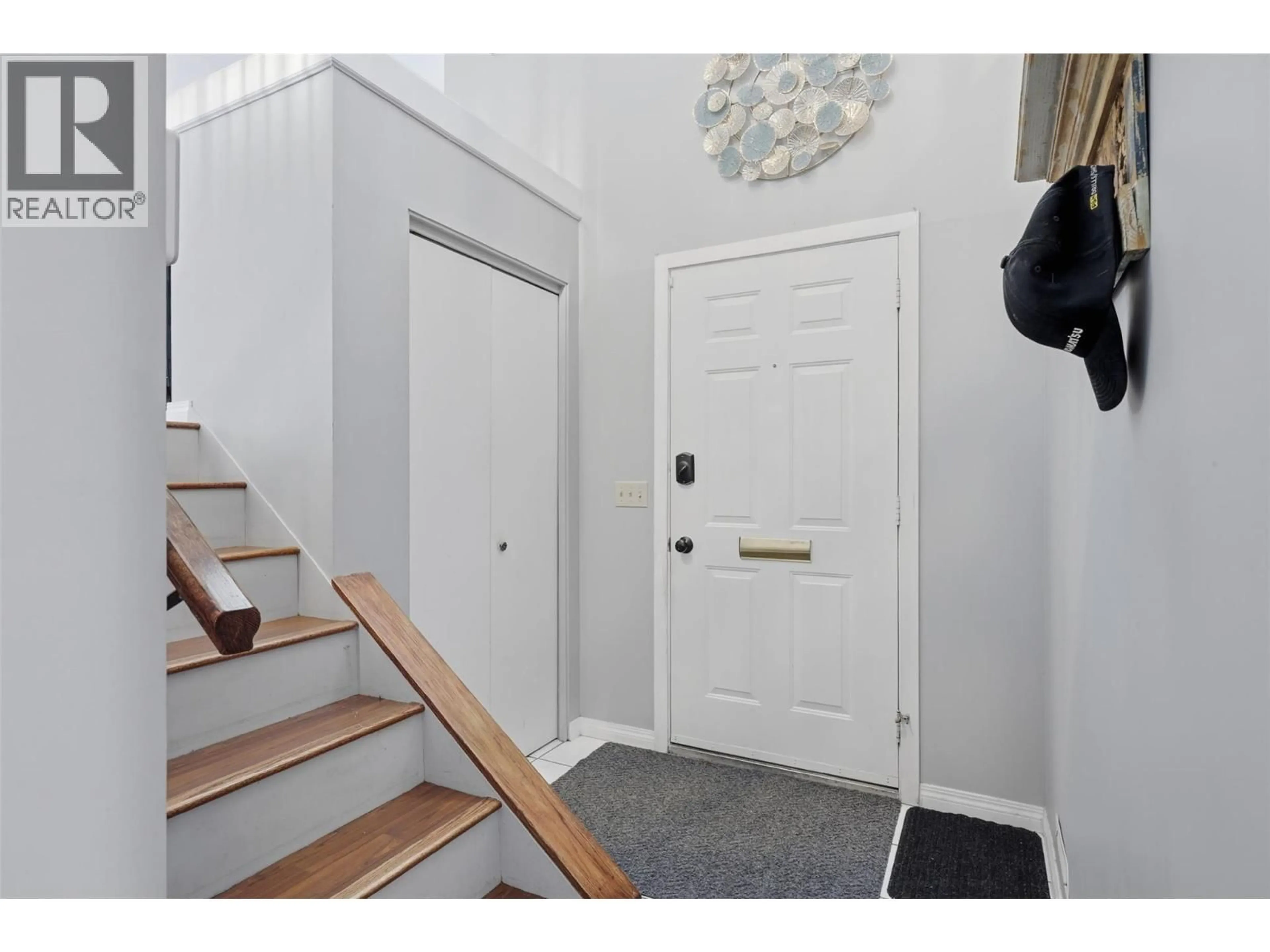 Indoor entryway for 25 - 1155 HUGH ALLAN DRIVE, Kamloops British Columbia V1S1B4