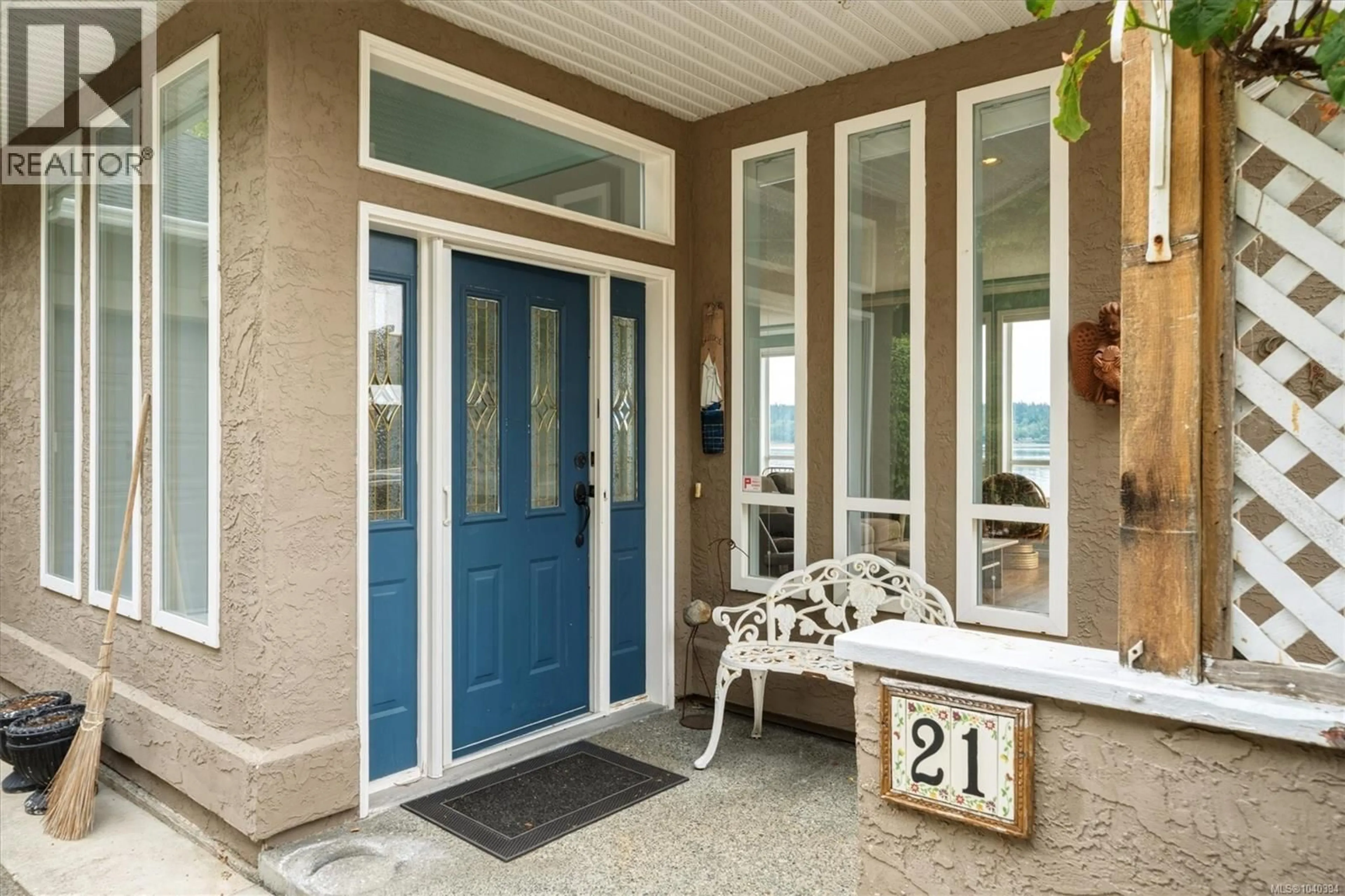 Indoor entryway for 21 - 245 OYSTER COVE ROAD, Ladysmith British Columbia V9G1B6
