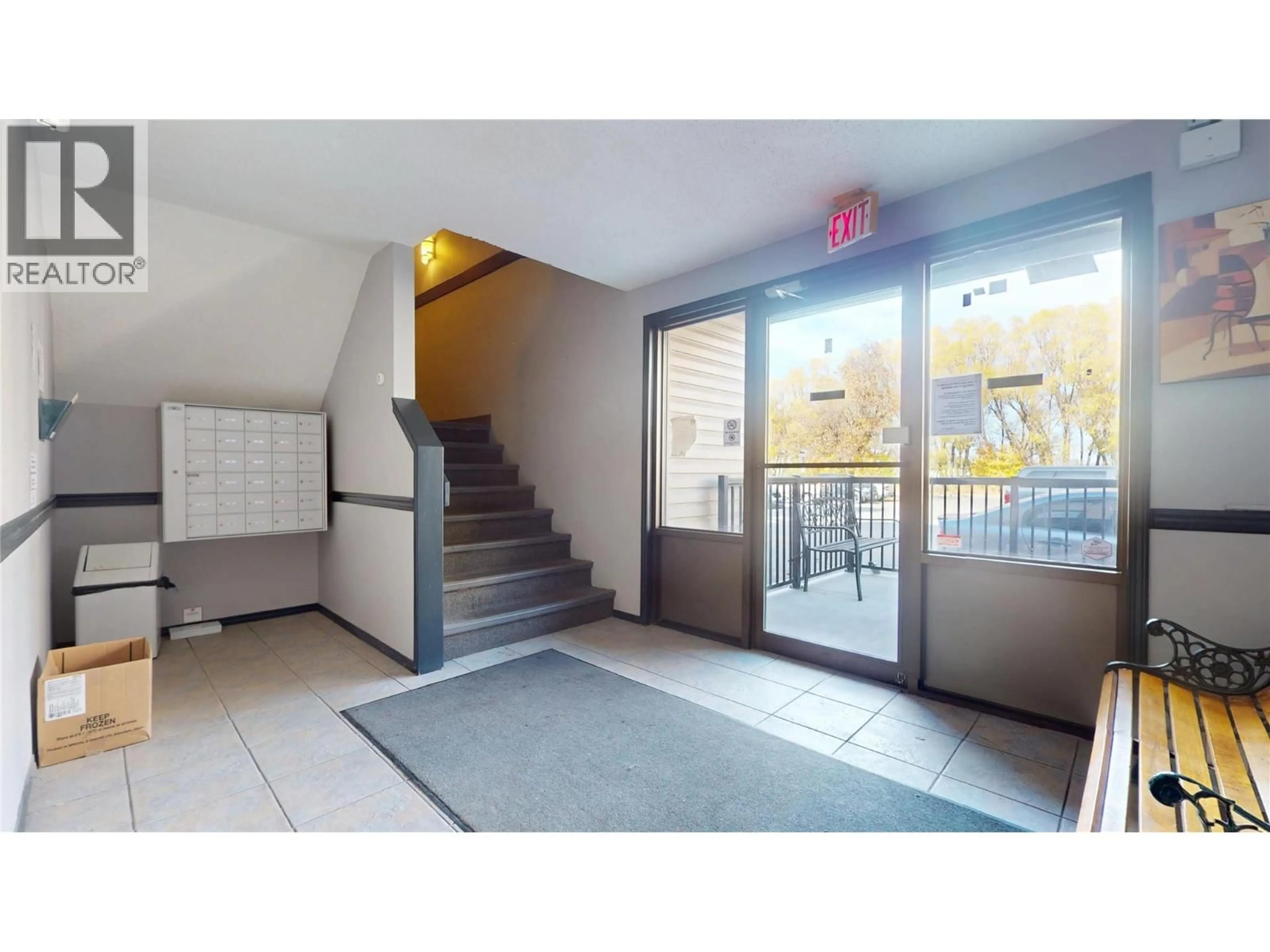 Indoor foyer for 108 - 1108 23 AVENUE NORTH, Cranbrook British Columbia V1C5T6
