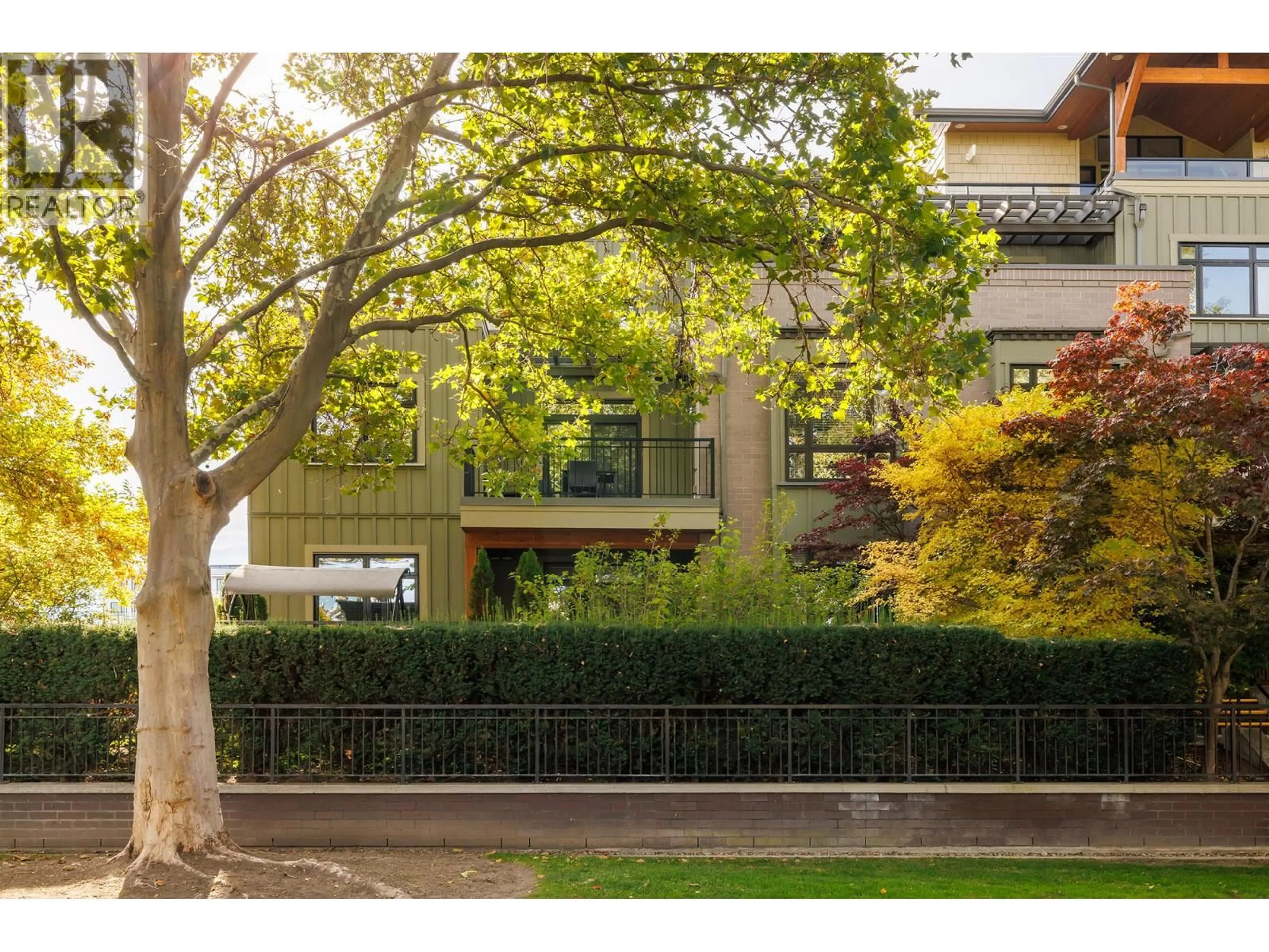 Unknown for 103 - 2901 ABBOTT STREET, Kelowna British Columbia V1Y1G7