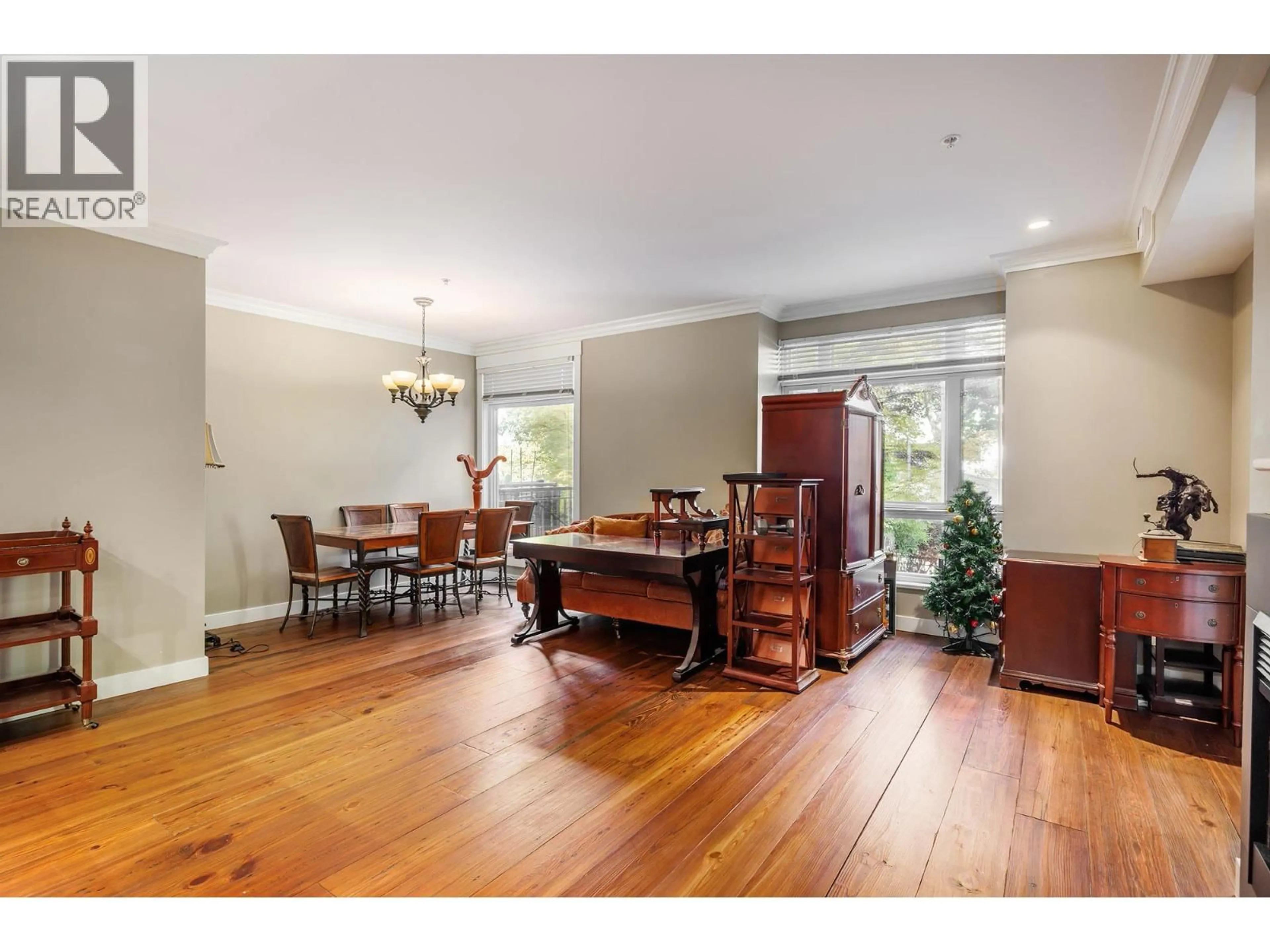 Dining room, wood/laminate floor for 103 - 2901 ABBOTT STREET, Kelowna British Columbia V1Y1G7