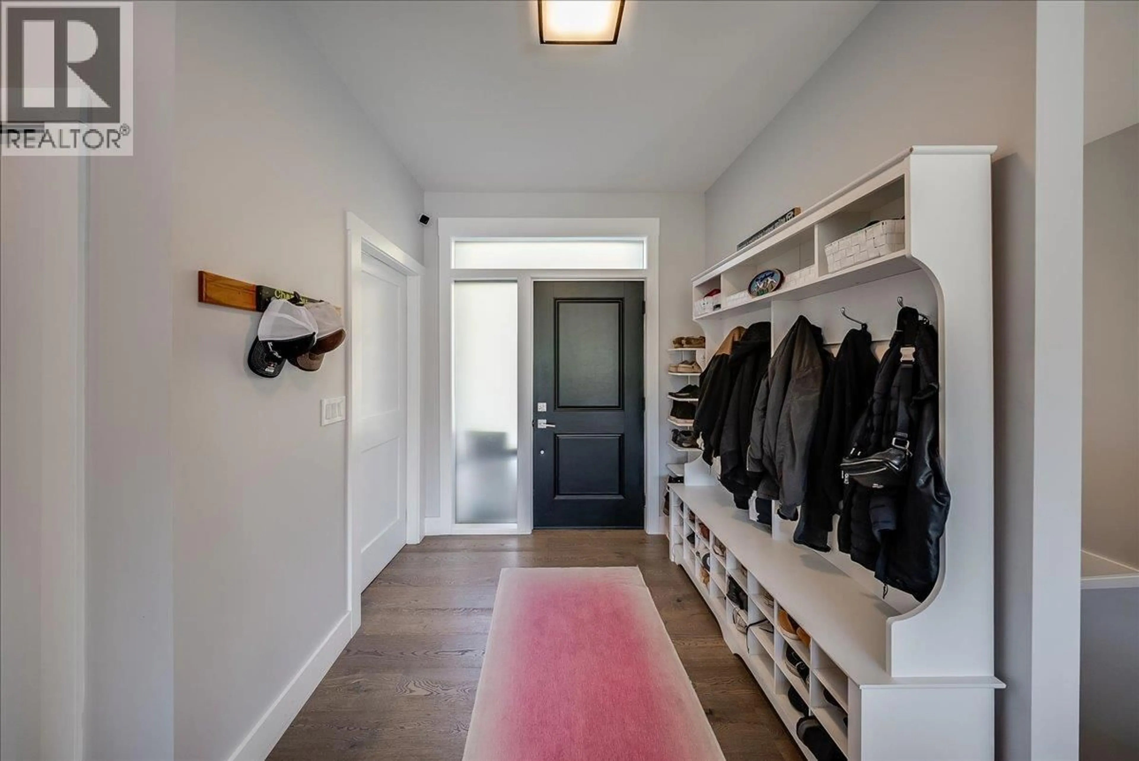 Indoor entryway for 2440 MCBRIDE STREET, Trail British Columbia V1R3A6