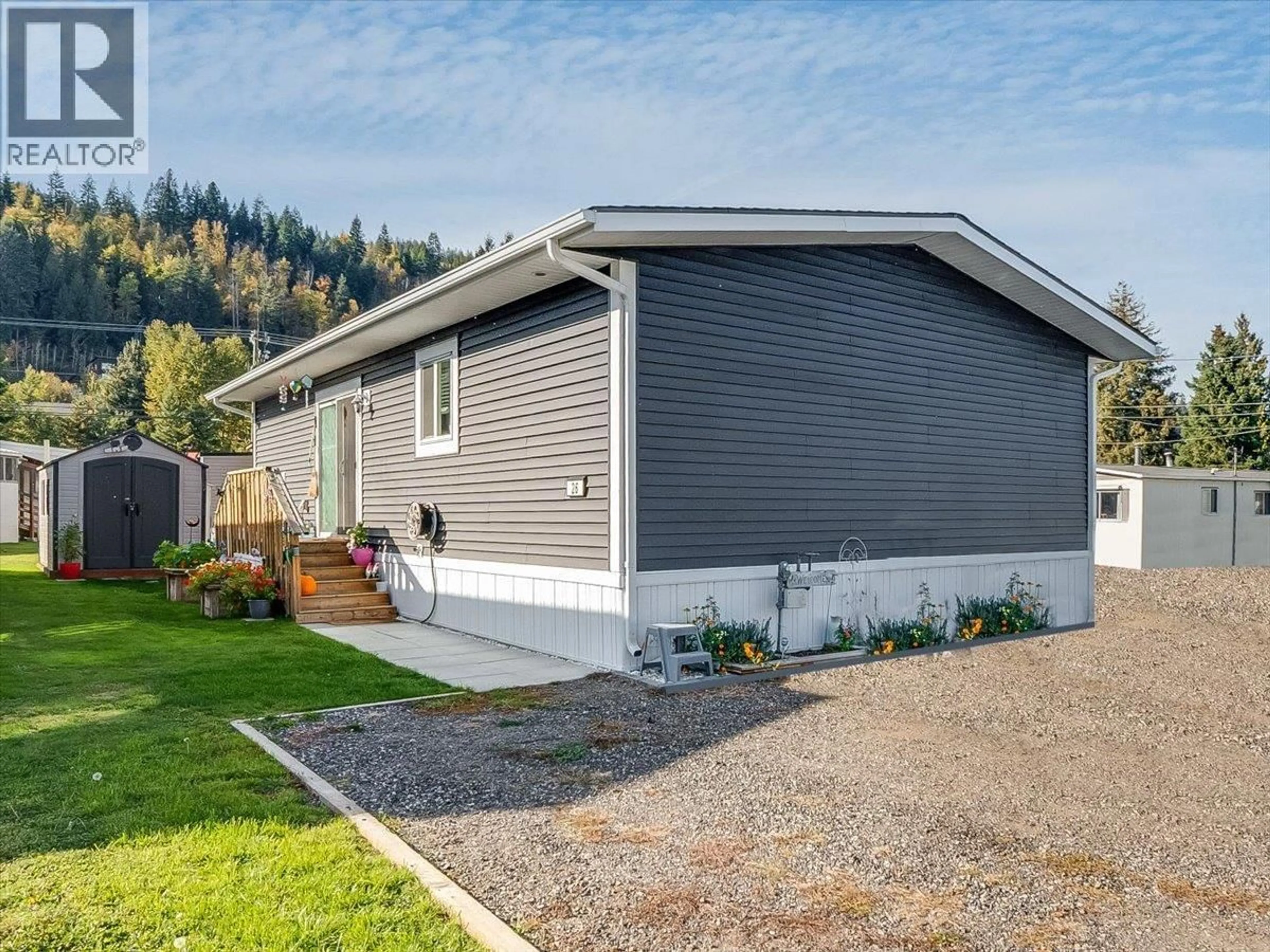 Home with vinyl exterior material, street for 26 - 1601 COLUMBIA AVENUE, Castlegar British Columbia V1N1J1
