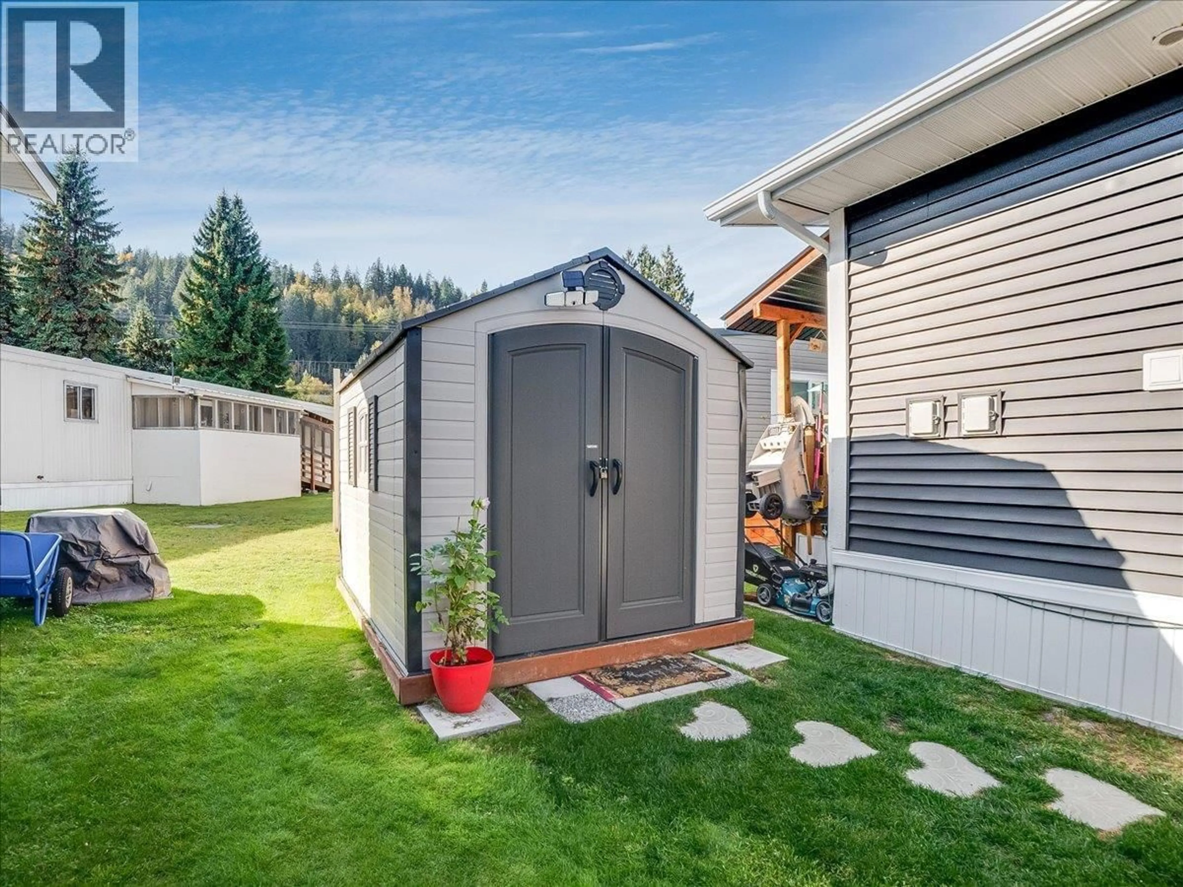 Shed for 26 - 1601 COLUMBIA AVENUE, Castlegar British Columbia V1N1J1