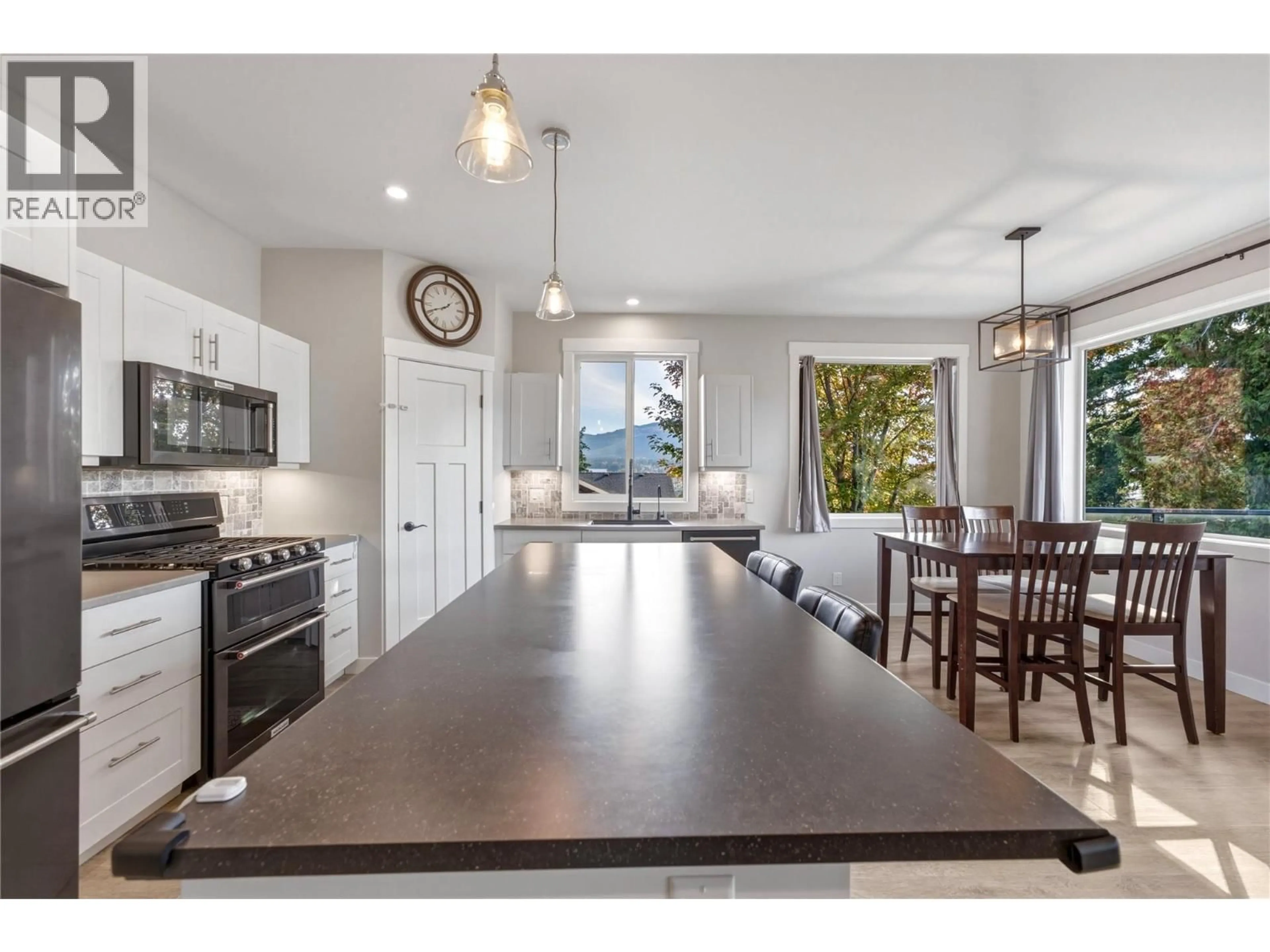 Open concept kitchen, unknown for 2810 25 STREET NORTHEAST, Salmon Arm British Columbia V1E0G2