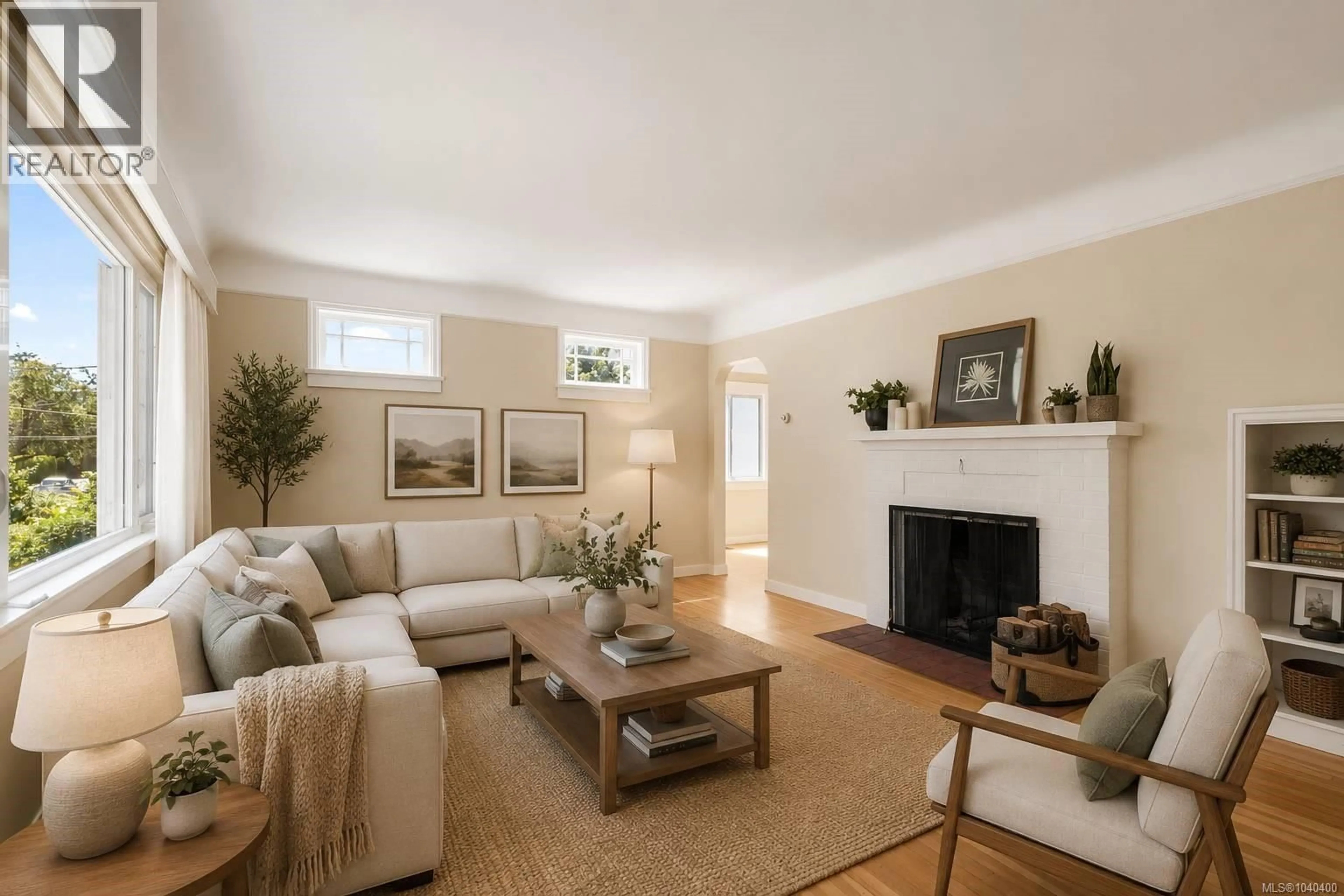 Living room with furniture, unknown for 2530 BLACKWOOD STREET, Victoria British Columbia V8T3W1