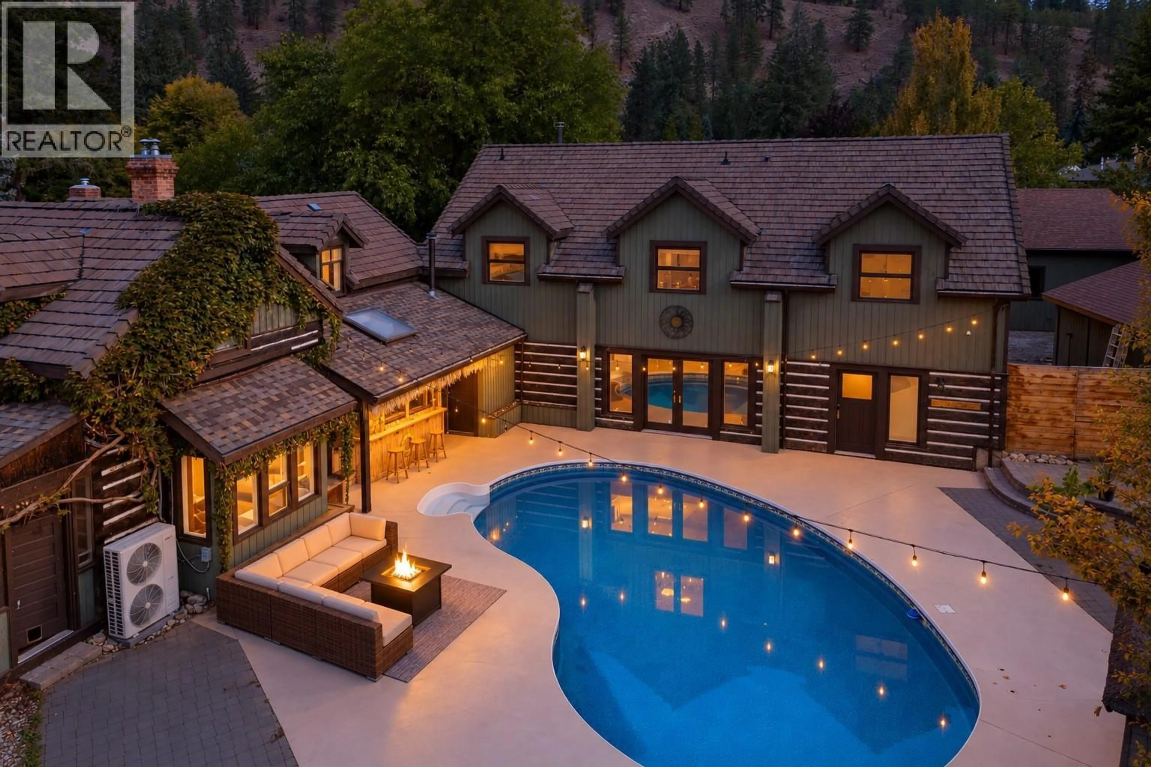 Pool for 863 CORONADO CRESCENT, Kelowna British Columbia V1W2K3