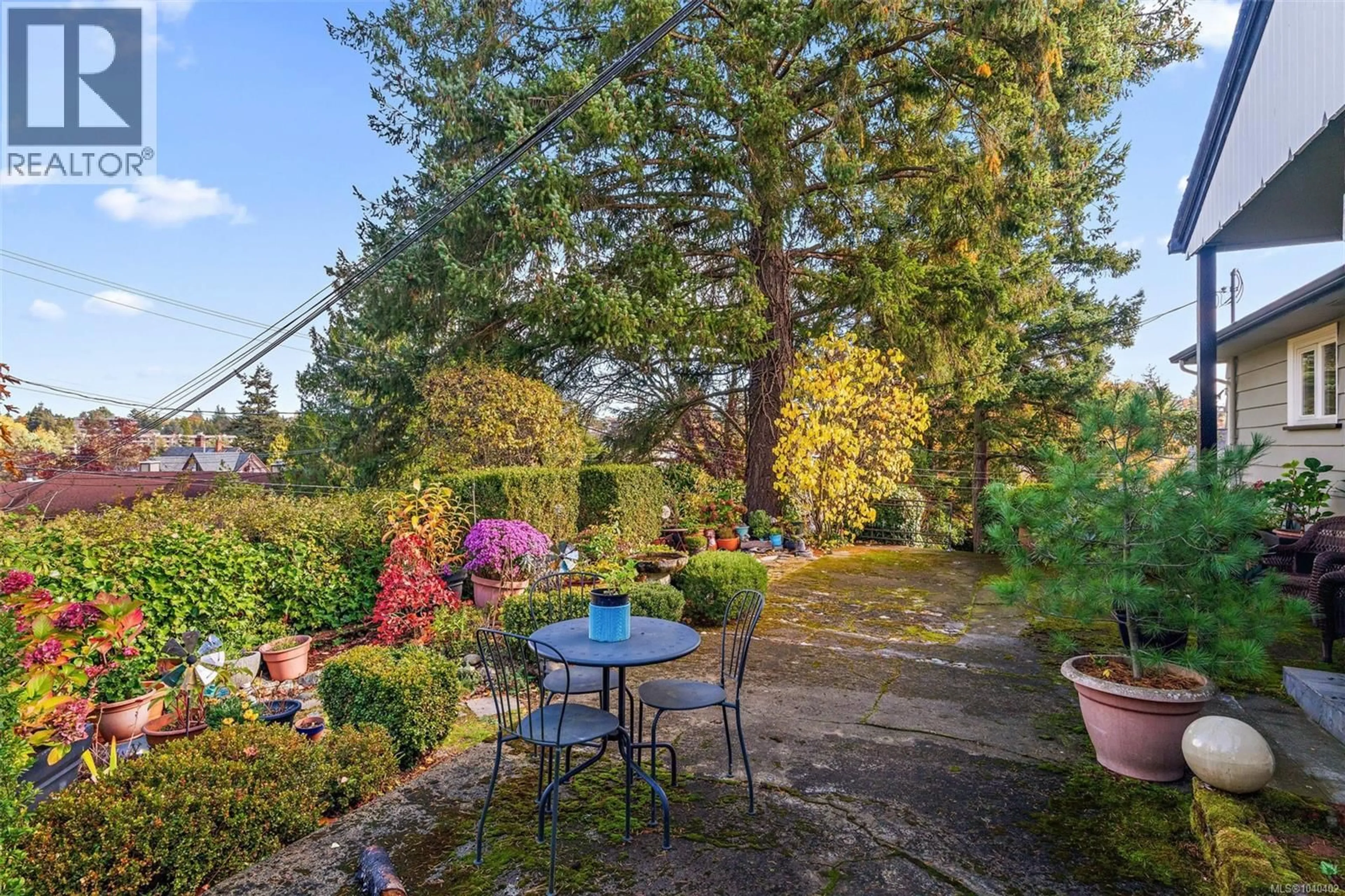 Patio, unknown for 943 SELKIRK AVENUE, Esquimalt British Columbia V9A2V2